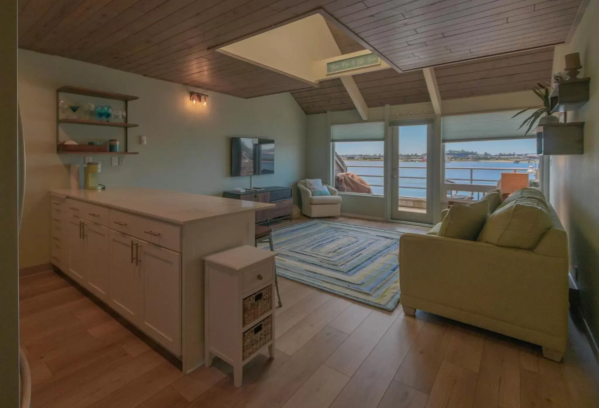 Living room, Seating Area in Embarcadero Resort