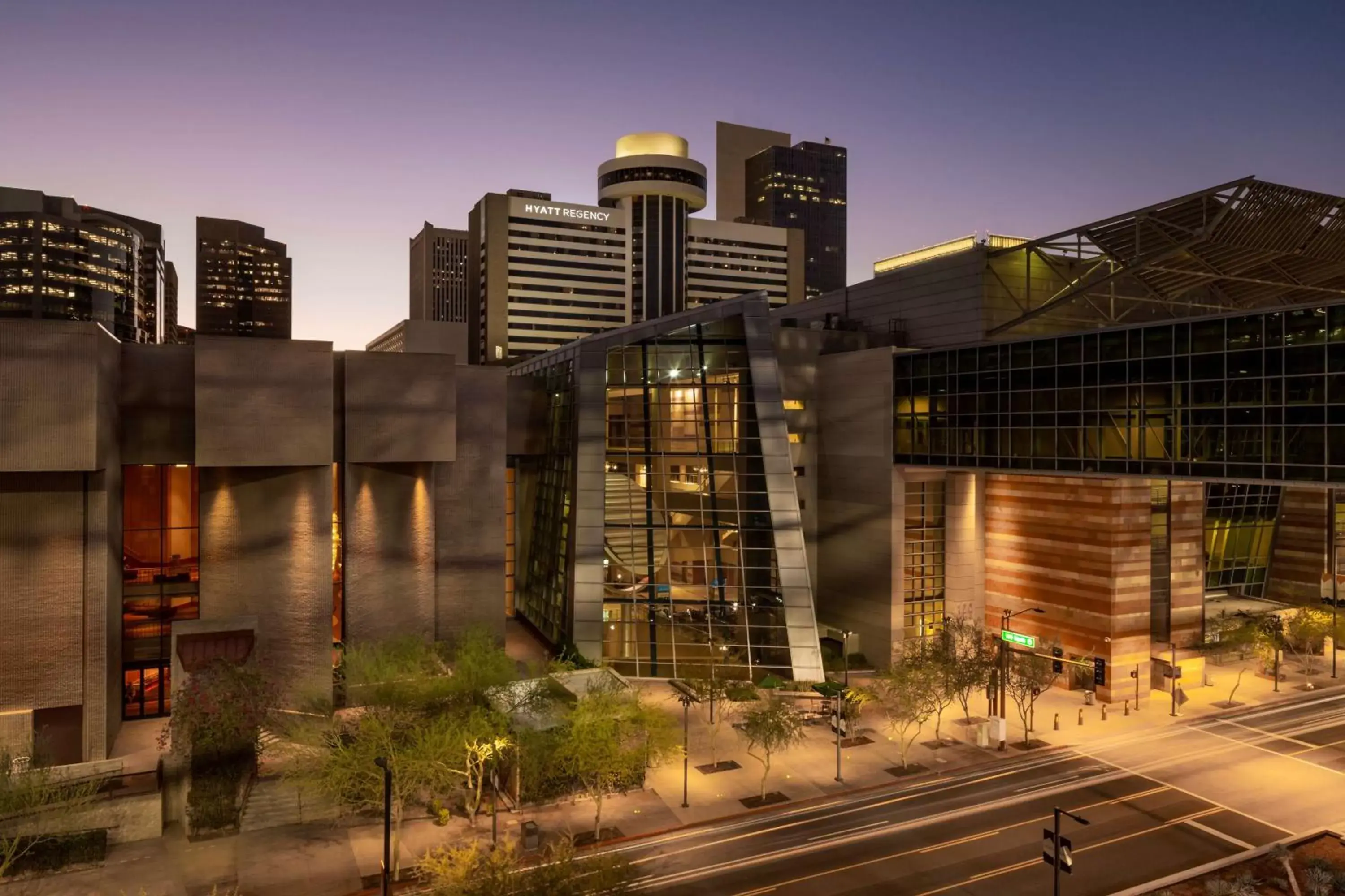 Property building in Hyatt Regency Phoenix Downtown Property building in Hyatt Regency Phoenix Downtown