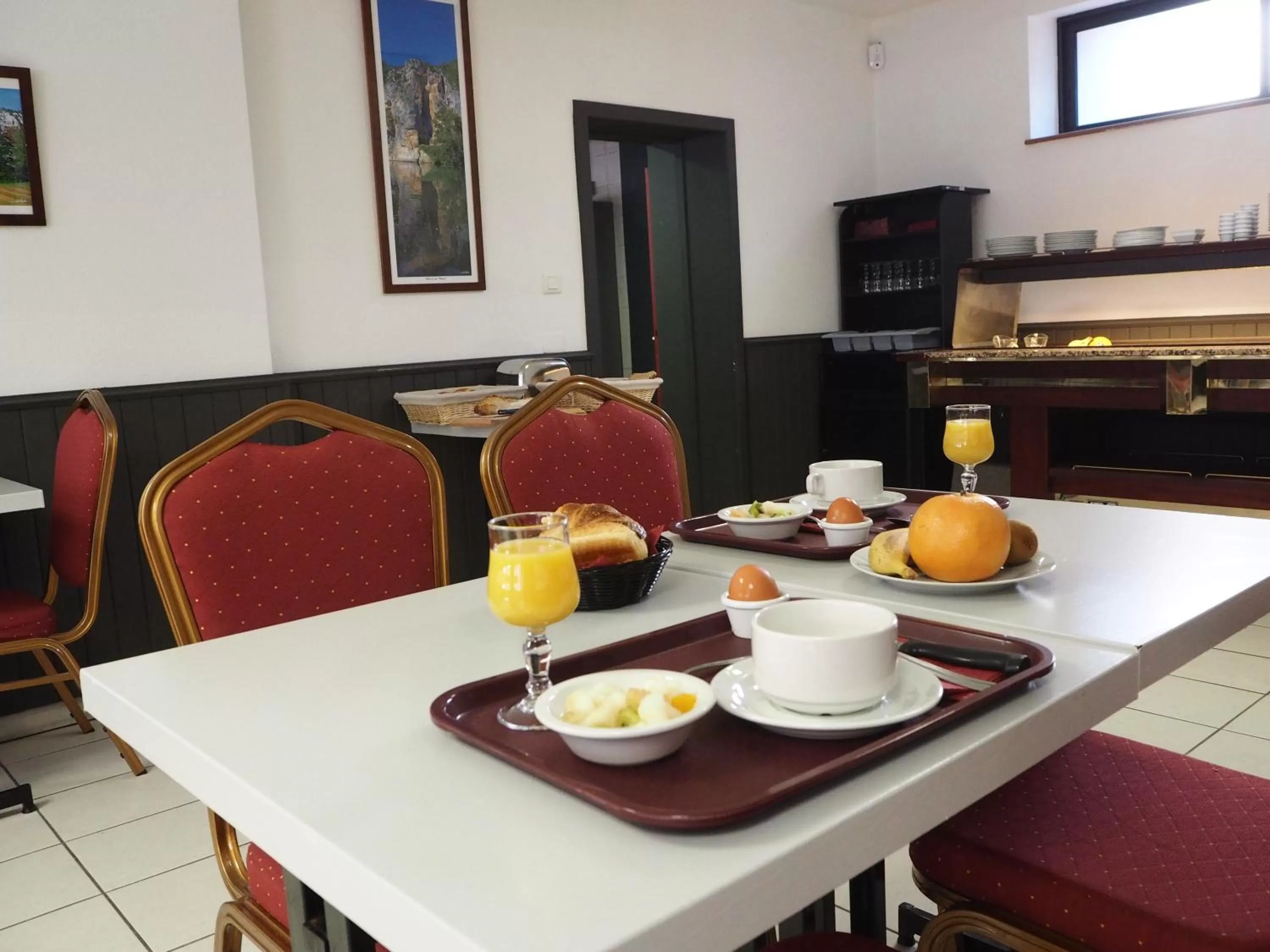 Restaurant/Places to Eat in HOTEL LE FOIRAIL