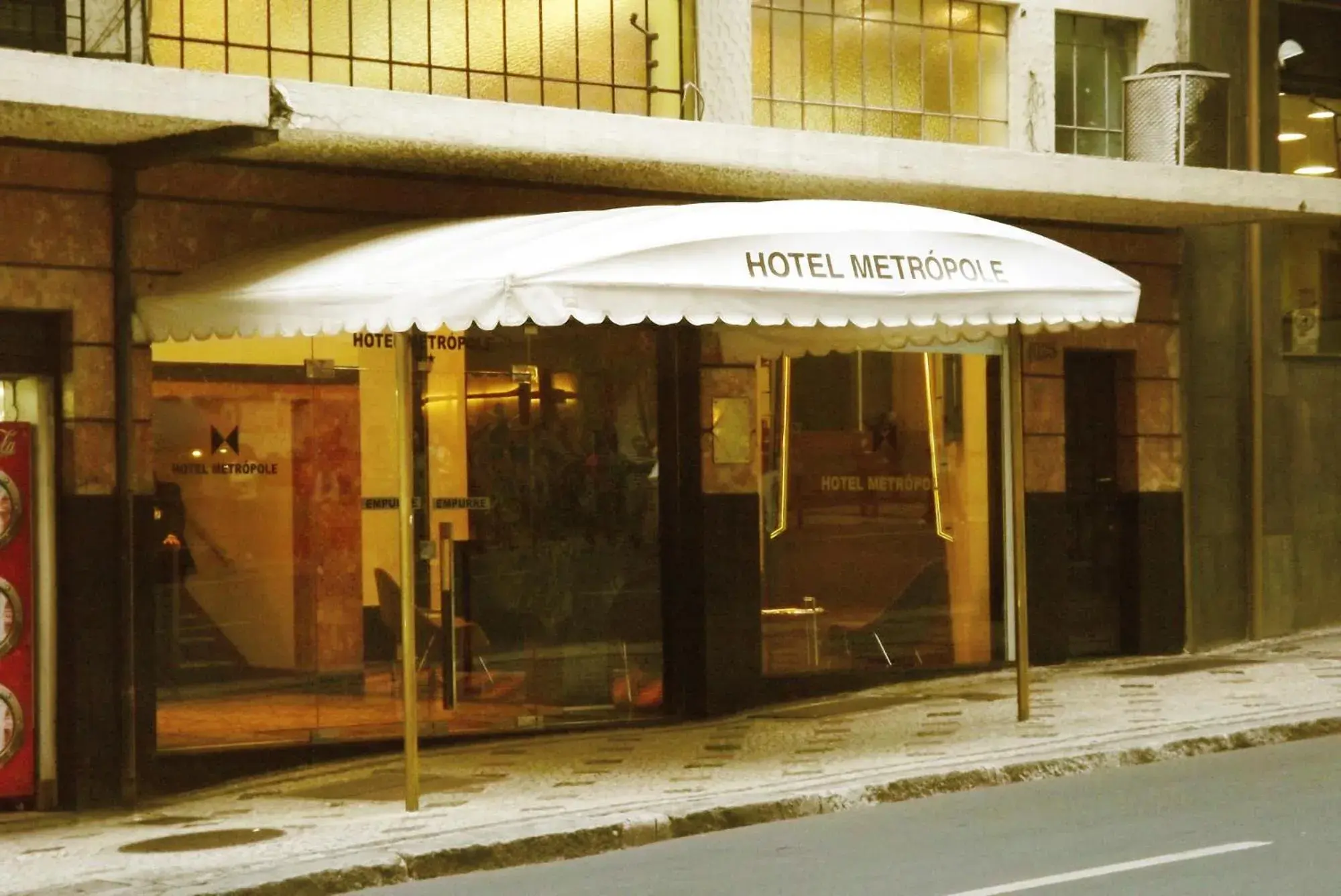 Facade/entrance in Hotel Metropole