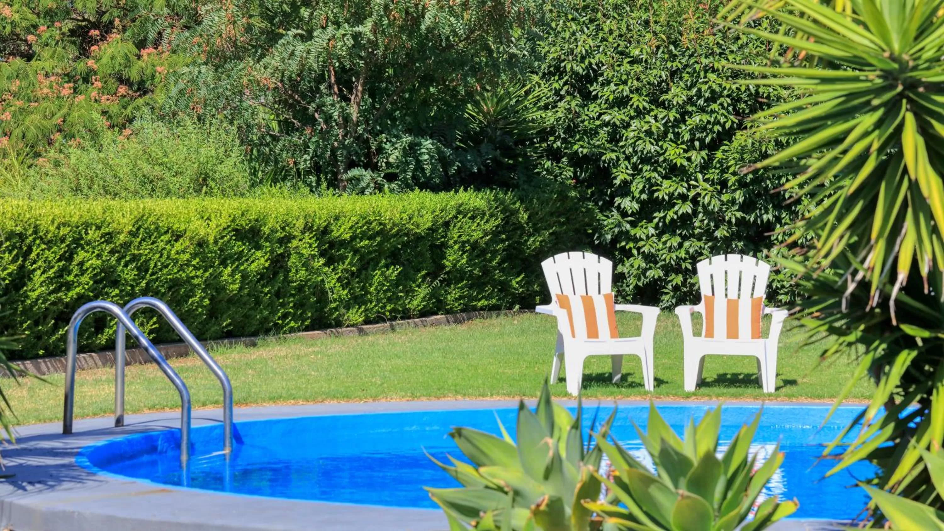 Swimming pool in Country Leisure Motor Inn