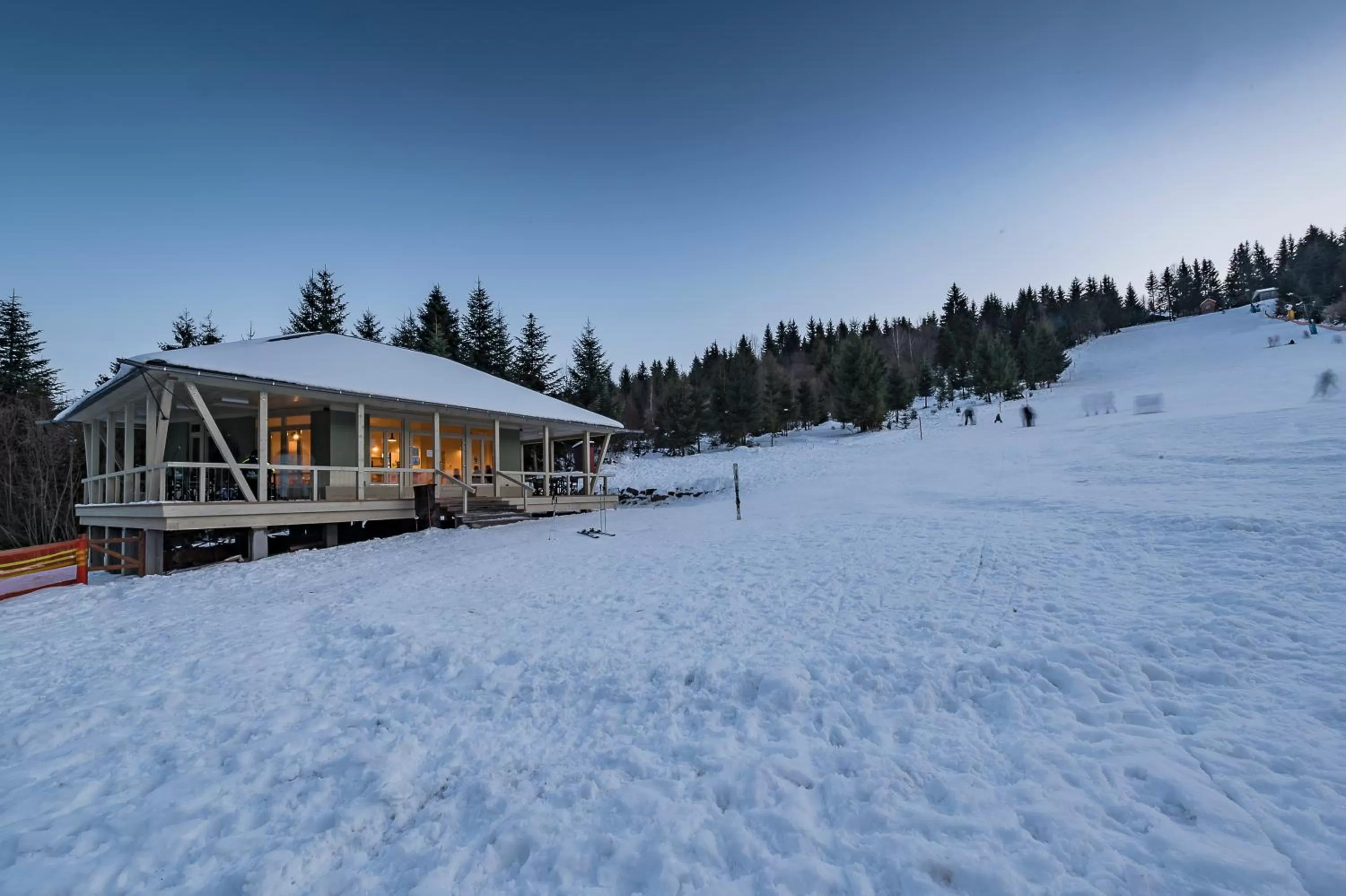 Skiing in Mountain-Rest Pension