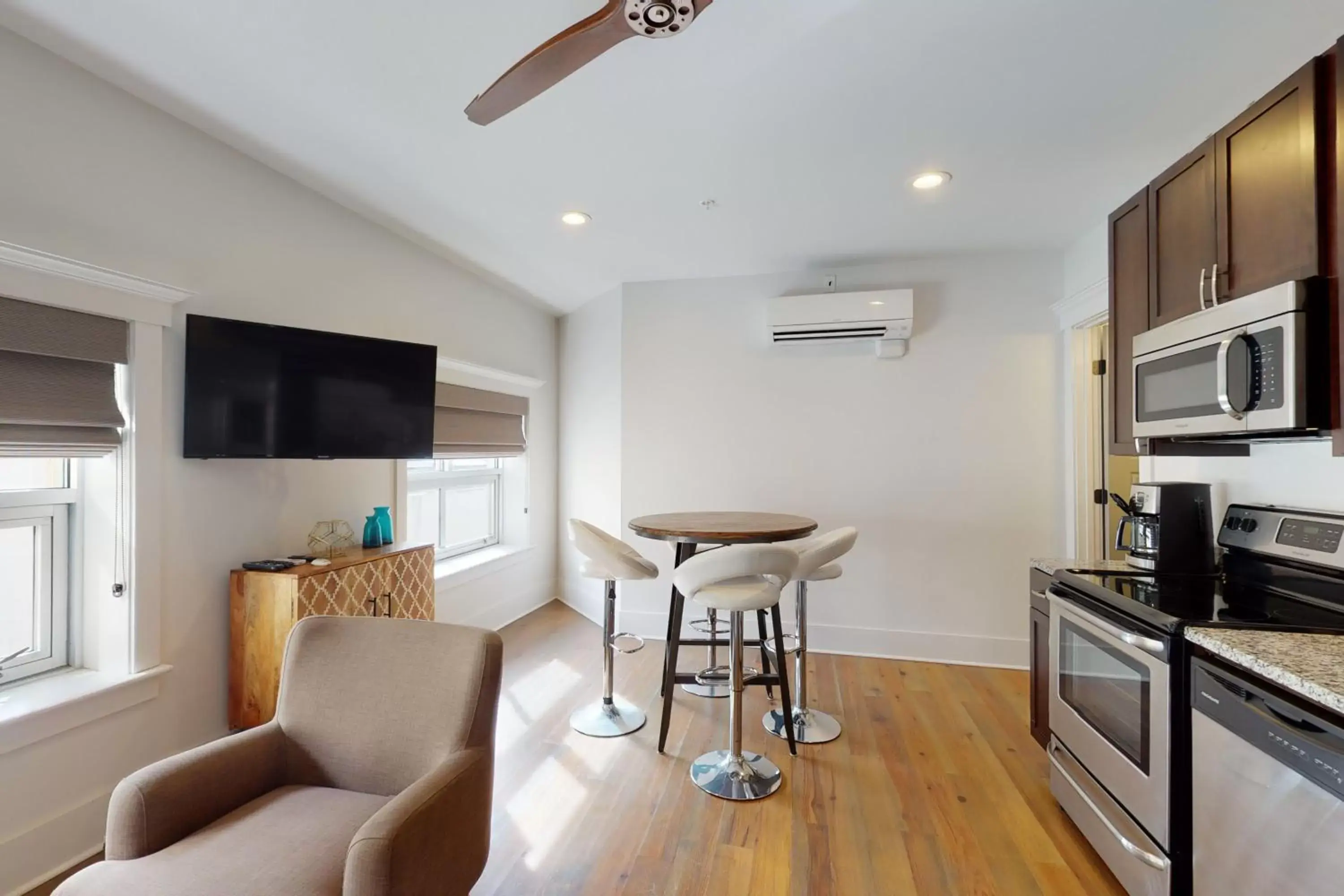 Kitchen/Kitchenette in 493 King Two Bedroom Suites