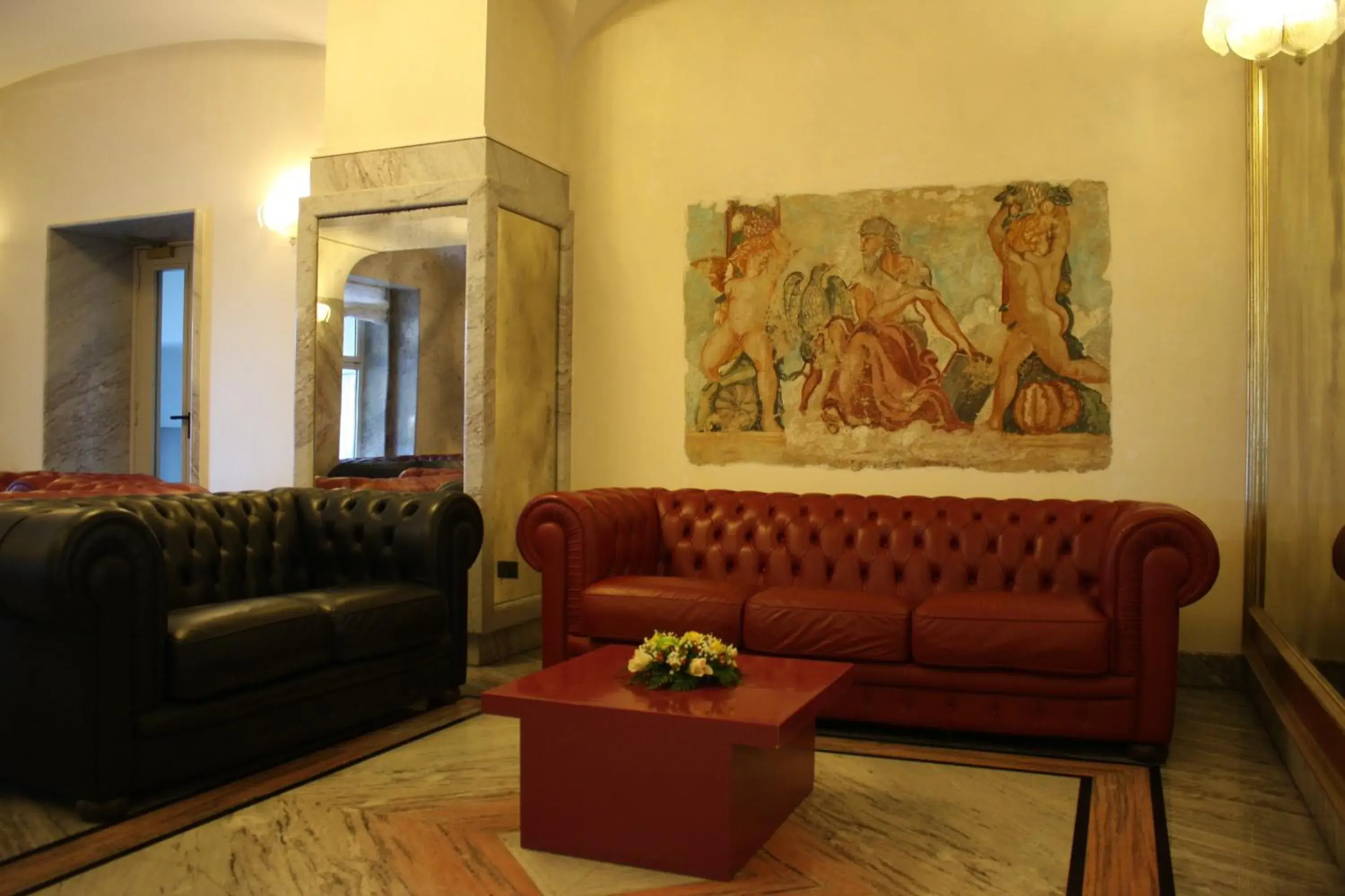 Communal lounge/ TV room, Seating Area in Hotel Esplanade