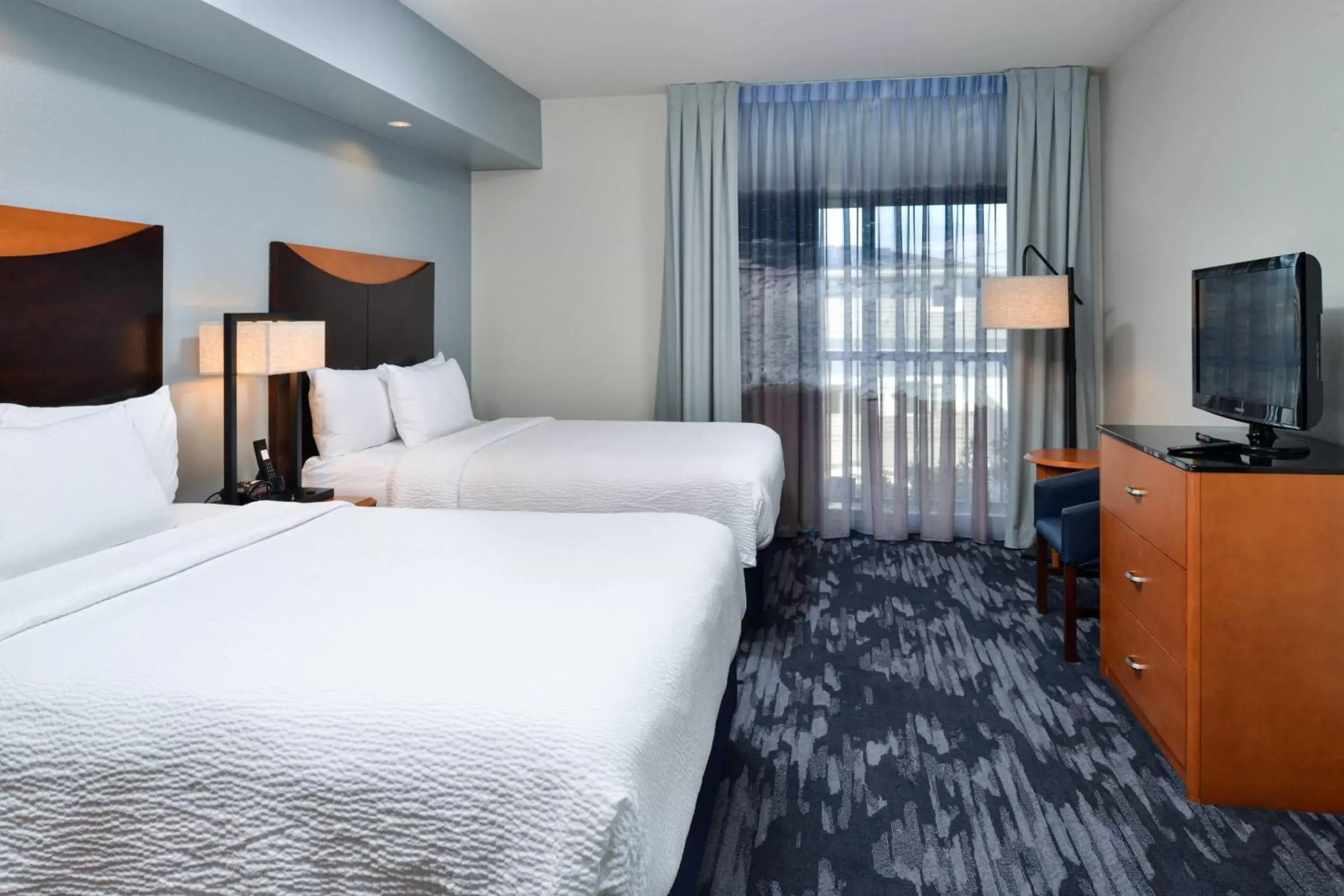 Bedroom, Bed in Fairfield Inn & Suites Santa Cruz - Capitola