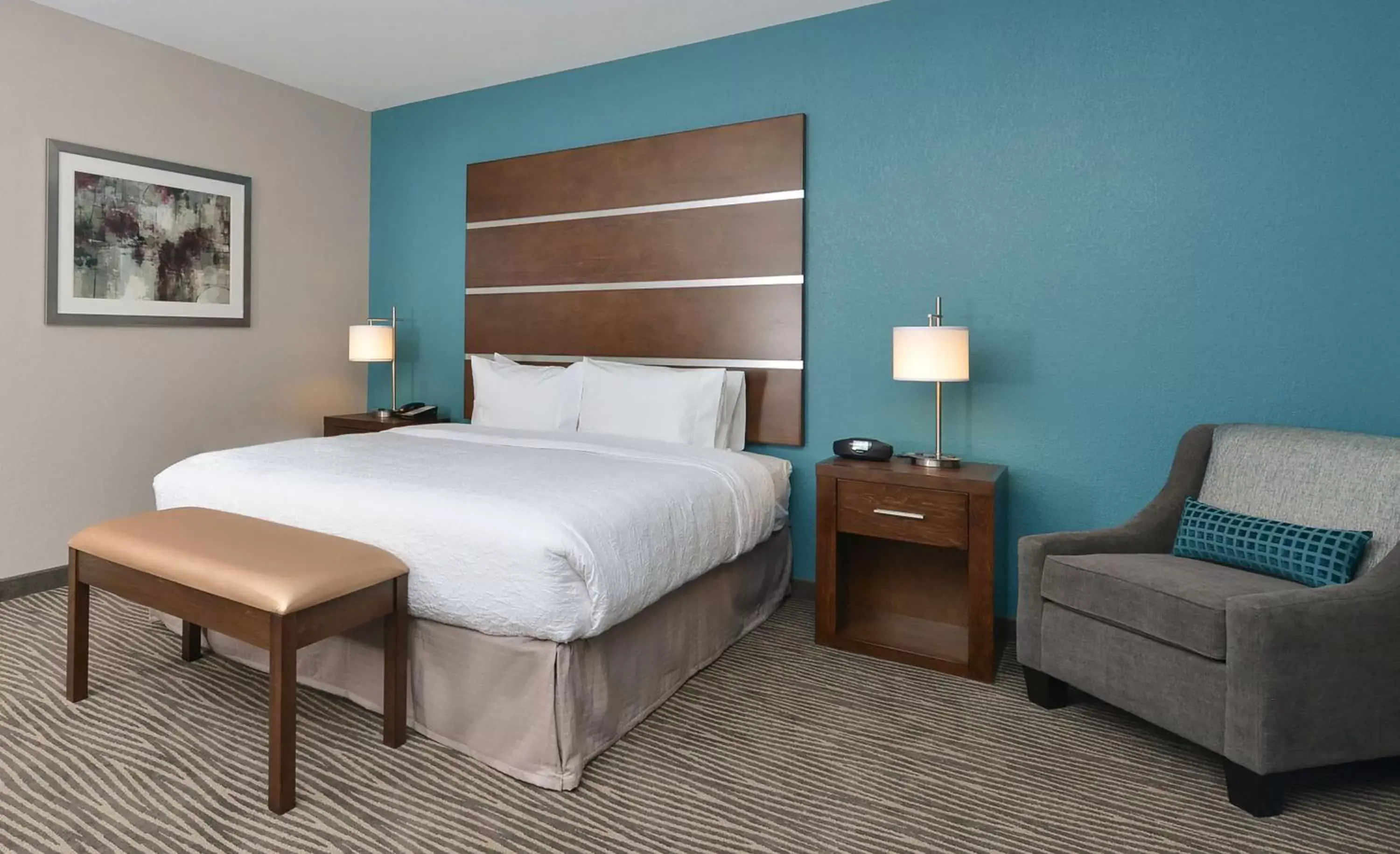 Bed in Hampton Inn & Suites Des Moines Downtown