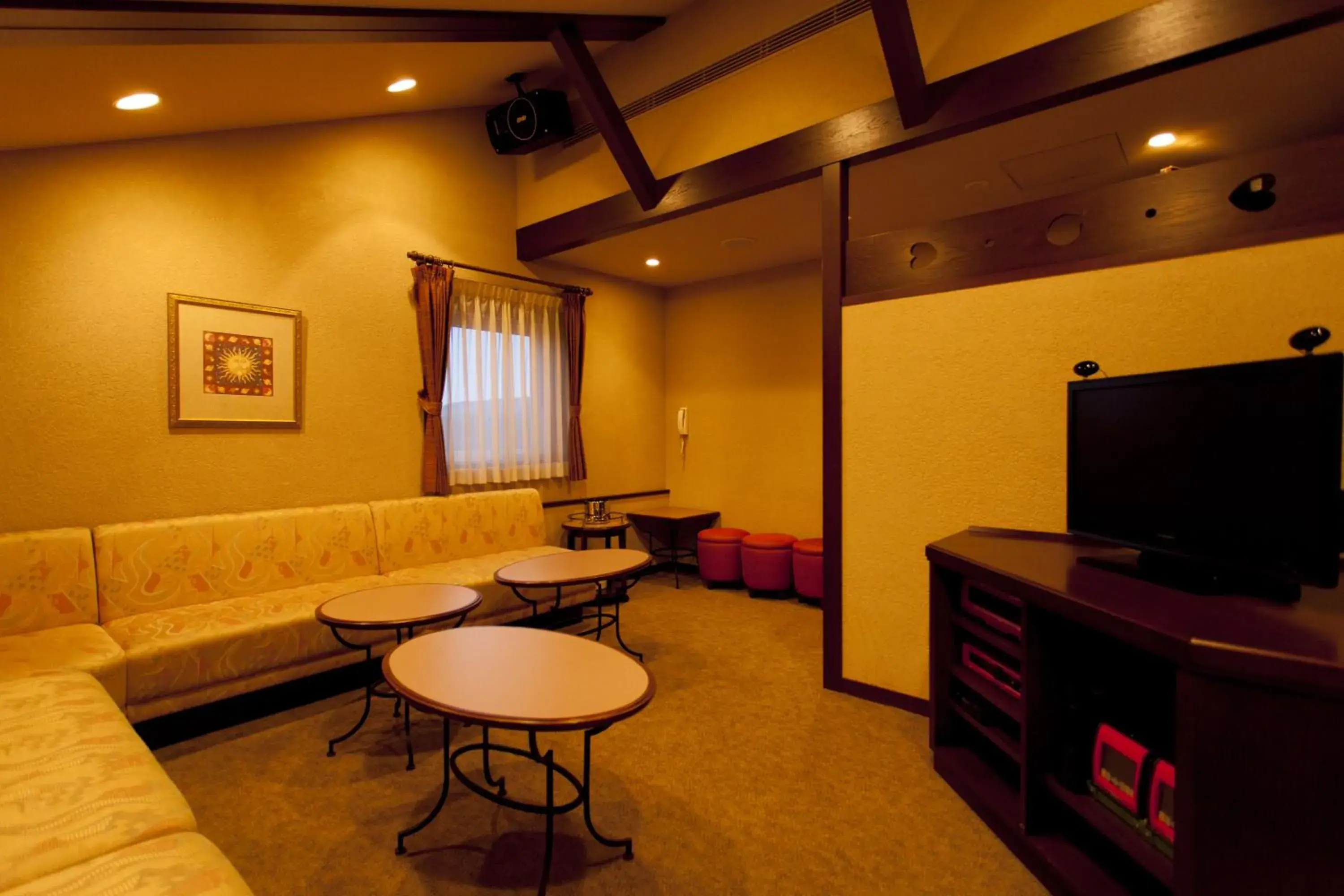 Karaoke, Lounge/Bar in Sun Members Hirugano Hotel