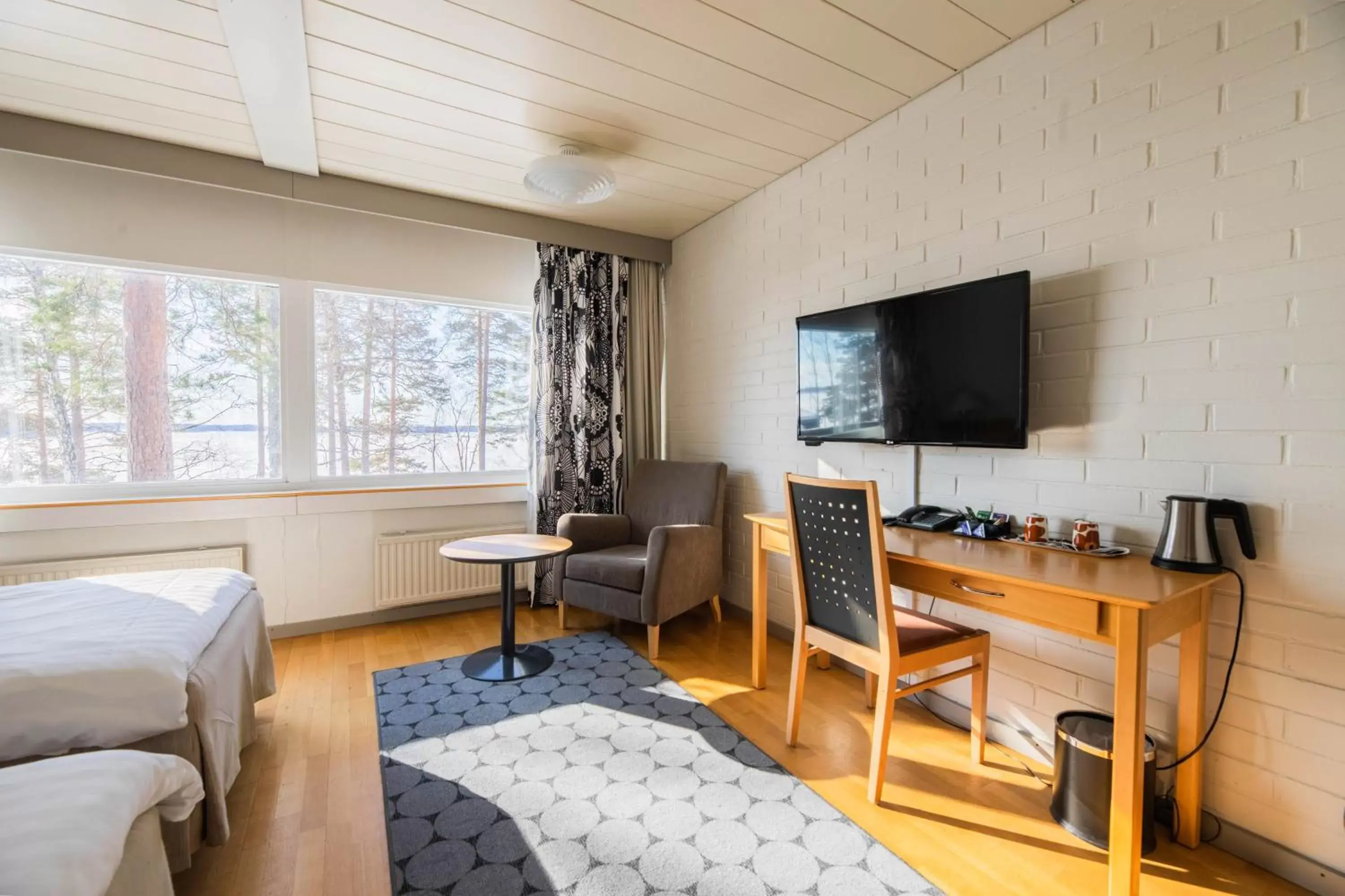 TV and multimedia, TV/Entertainment Center in Hotel Rantapuisto
