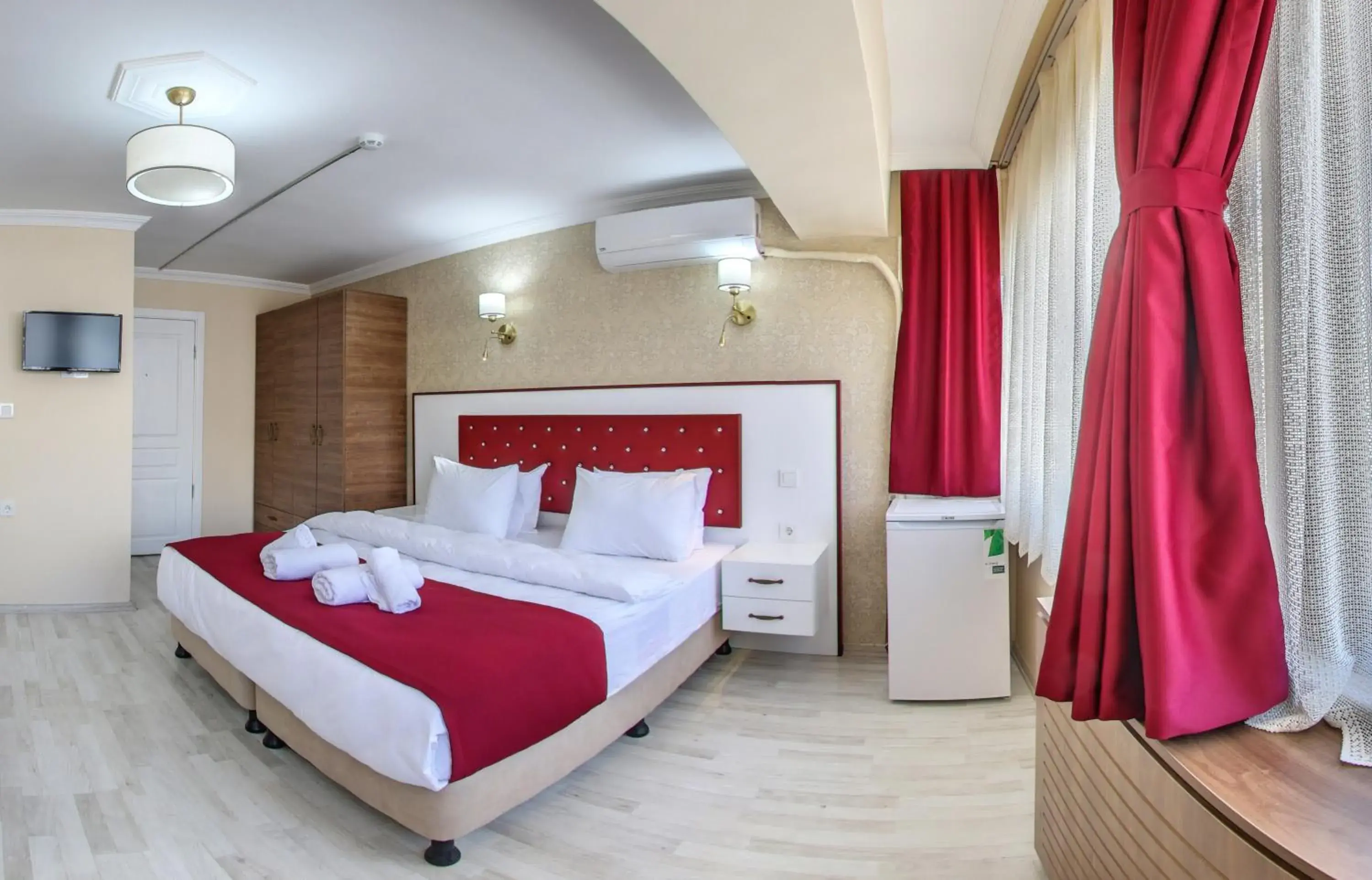 Bedroom, Bed in Cihangir Palace Hotel