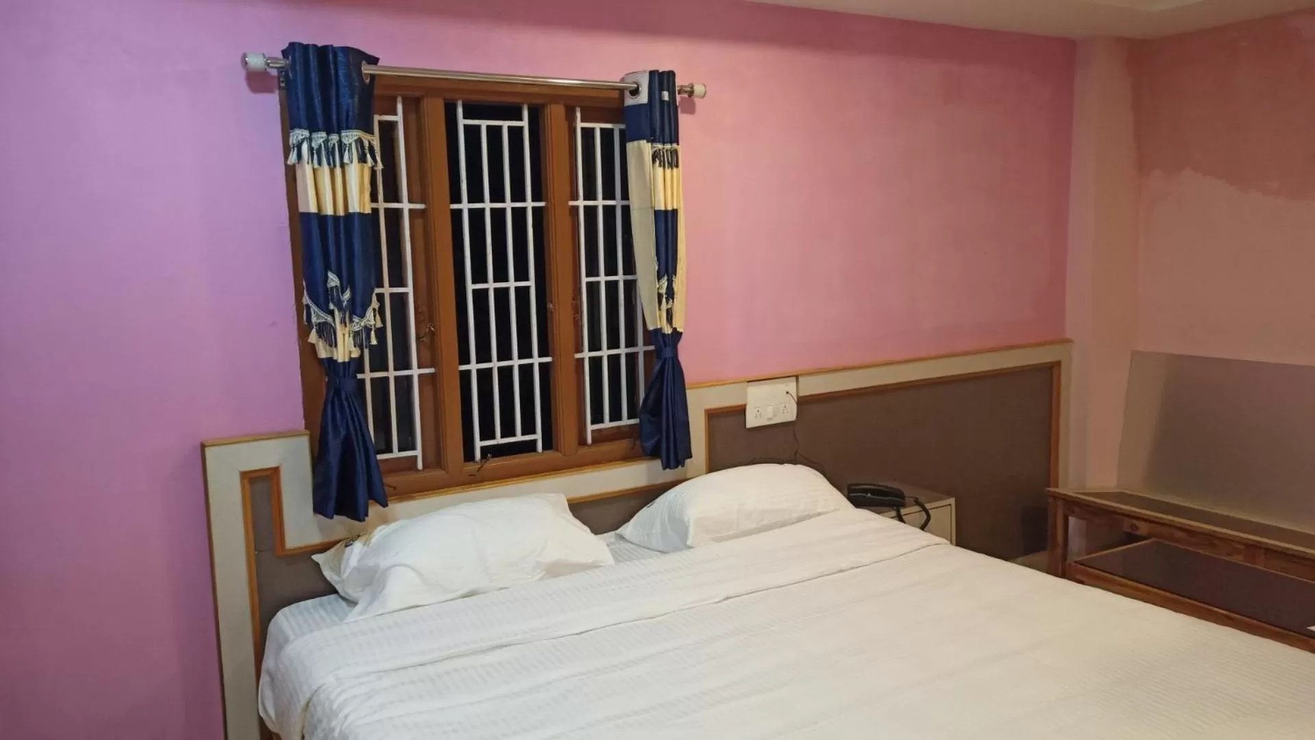 Bed in Aarthi Residency