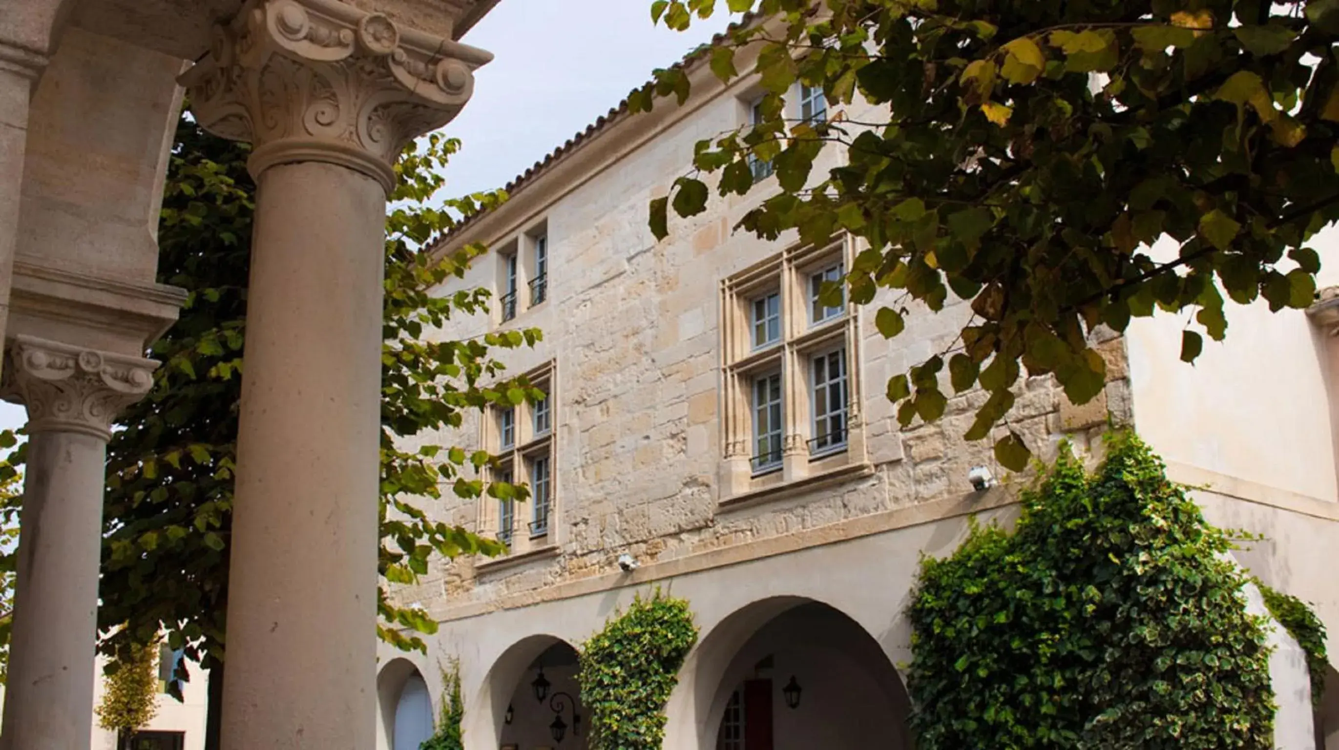 Property Building in La Villa Mazarin