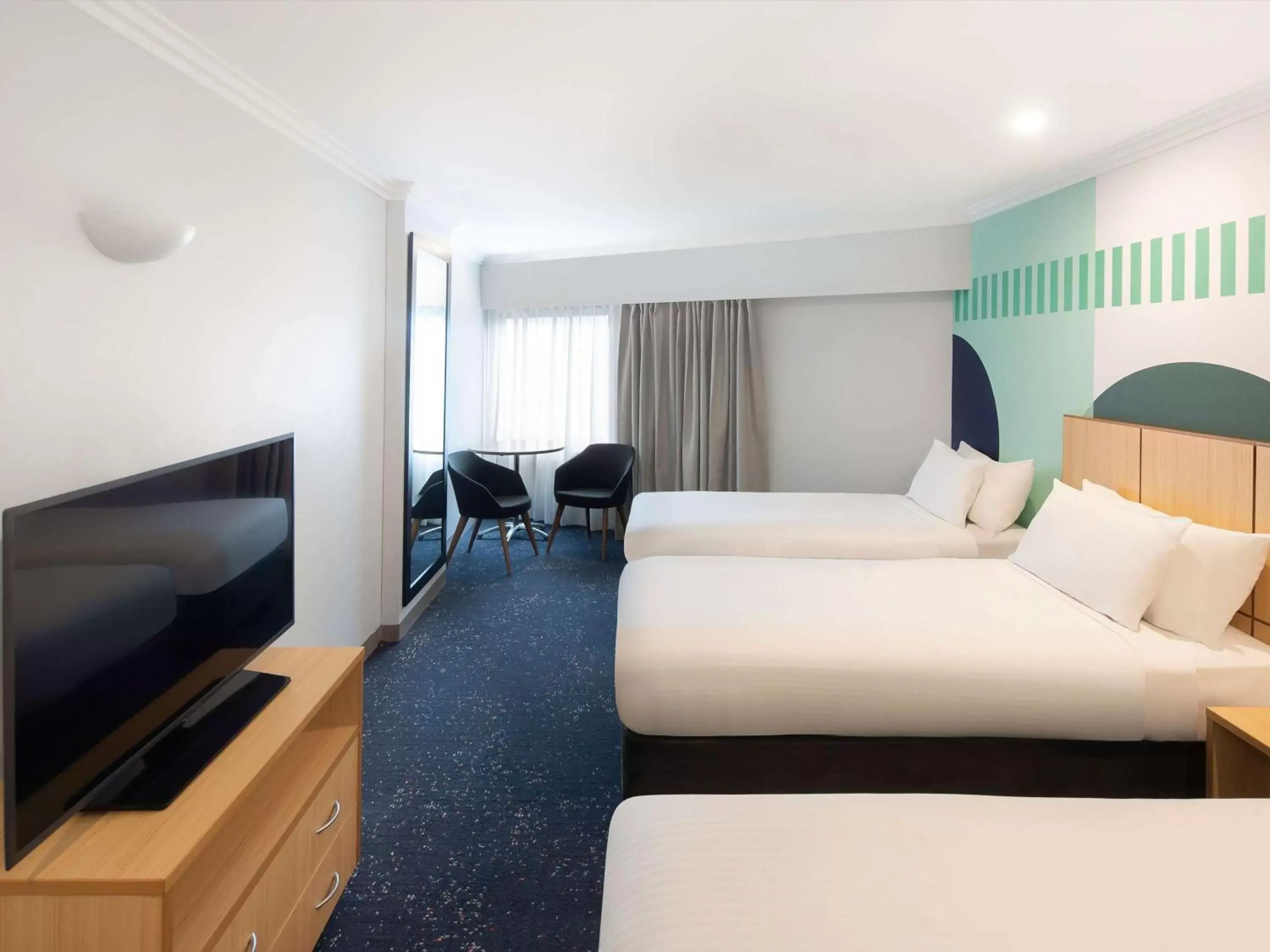 Bedroom, TV/Entertainment Center in ibis Styles Sydney Central