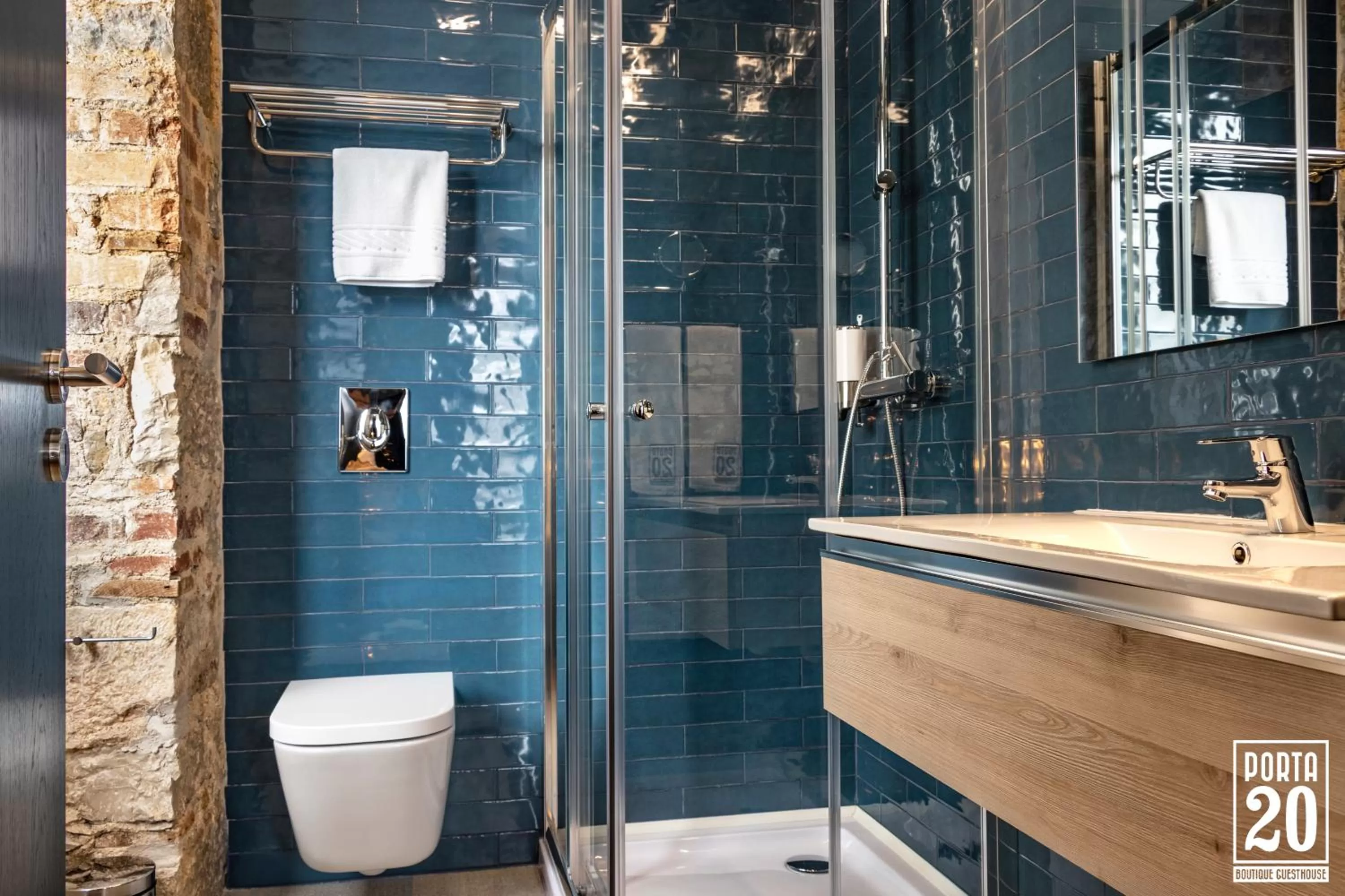 Shower in Porta 20 Boutique Guesthouse