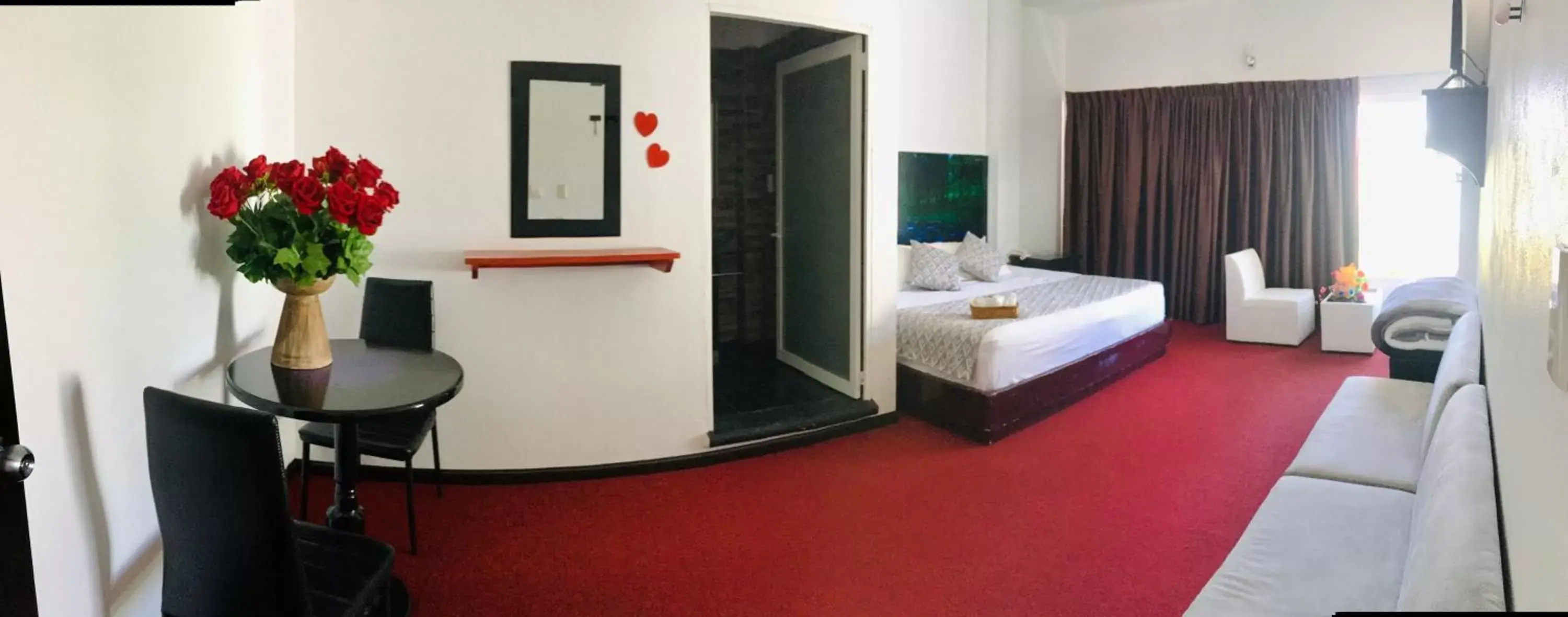 Photo of the whole room, Bed in Hotel Maragreens