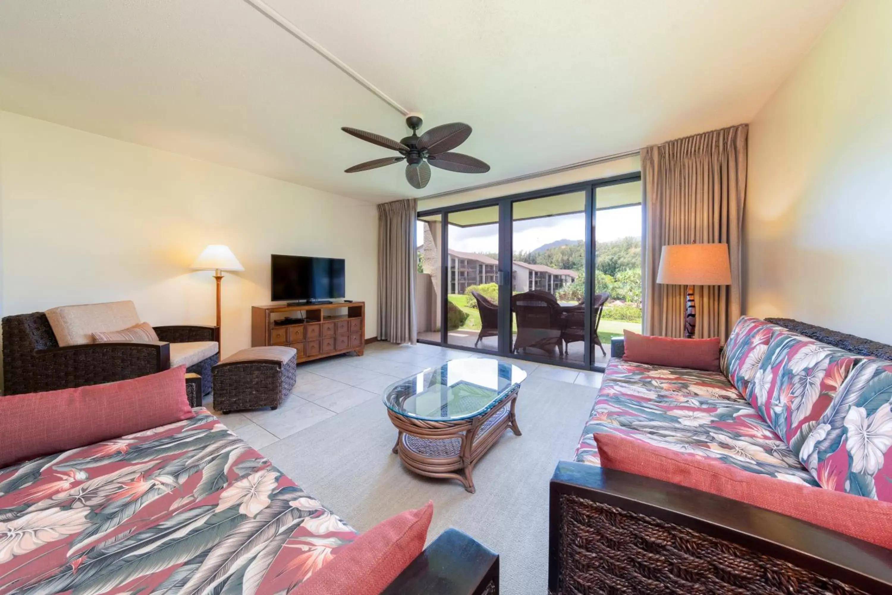 Living room, Seating Area in Hanalei Bay Resort