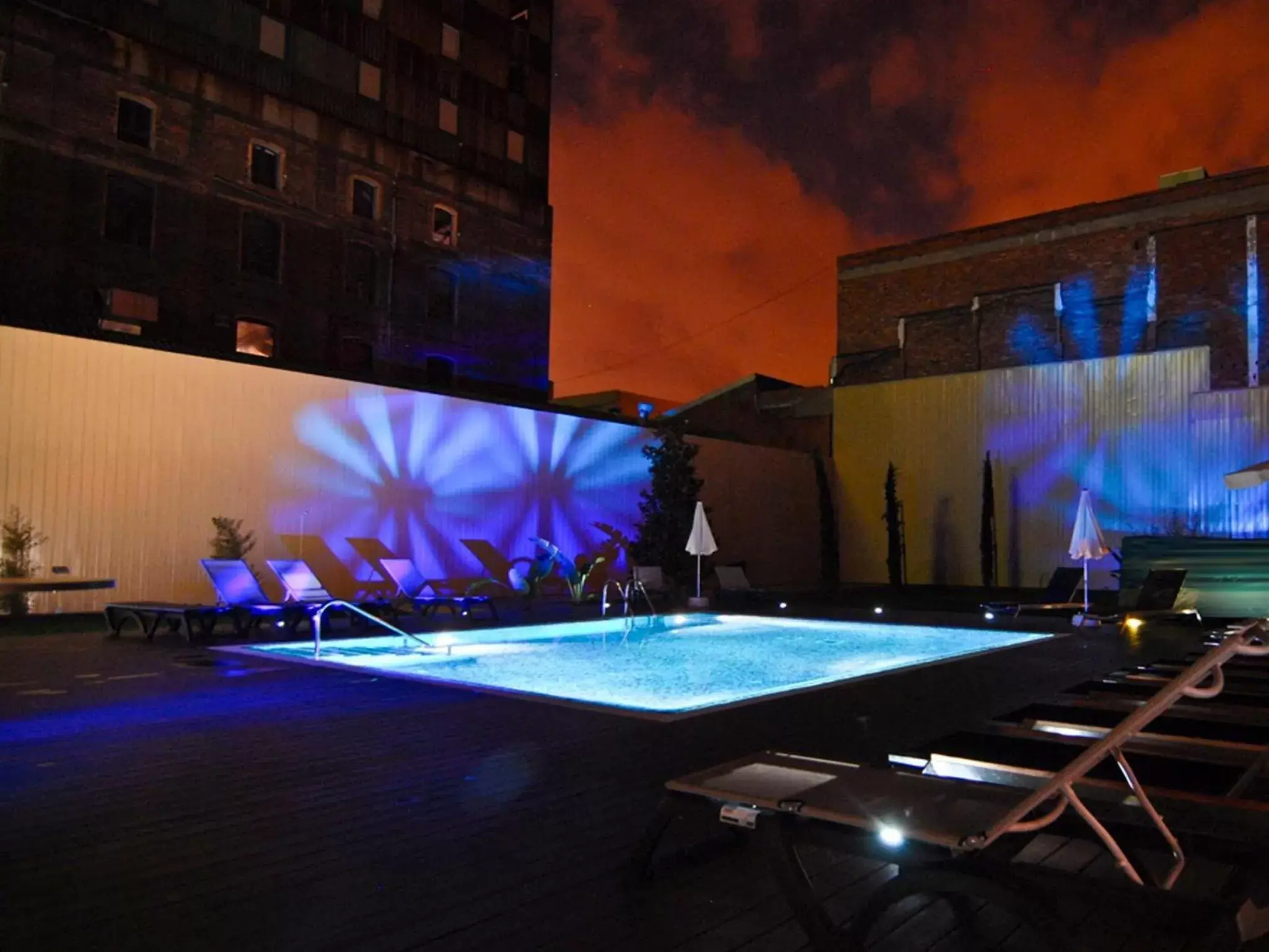 Swimming Pool in Hotel & Spa Villa Olimpica Suites