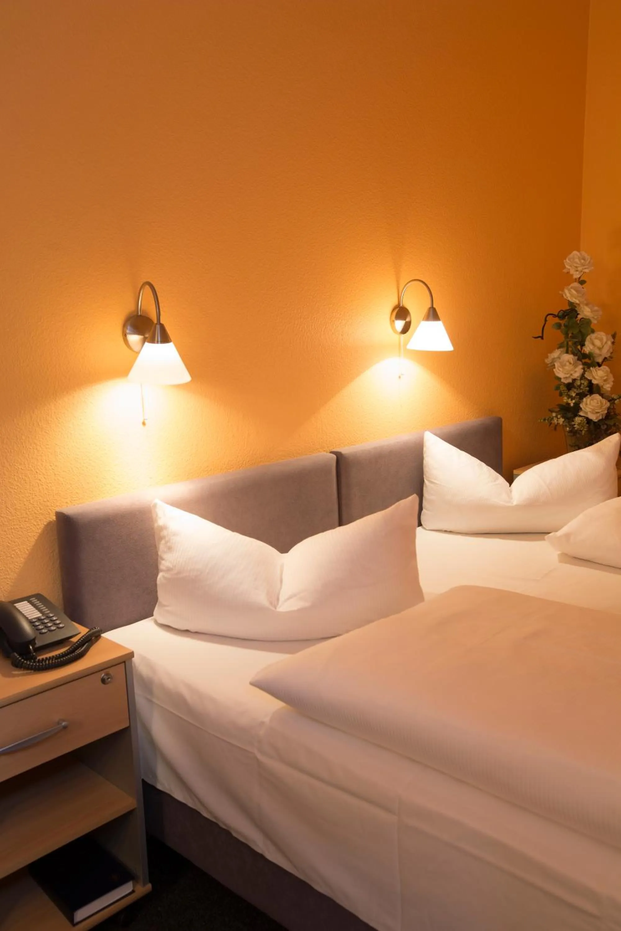 Bedroom, Bed in Hotel am Hermannplatz