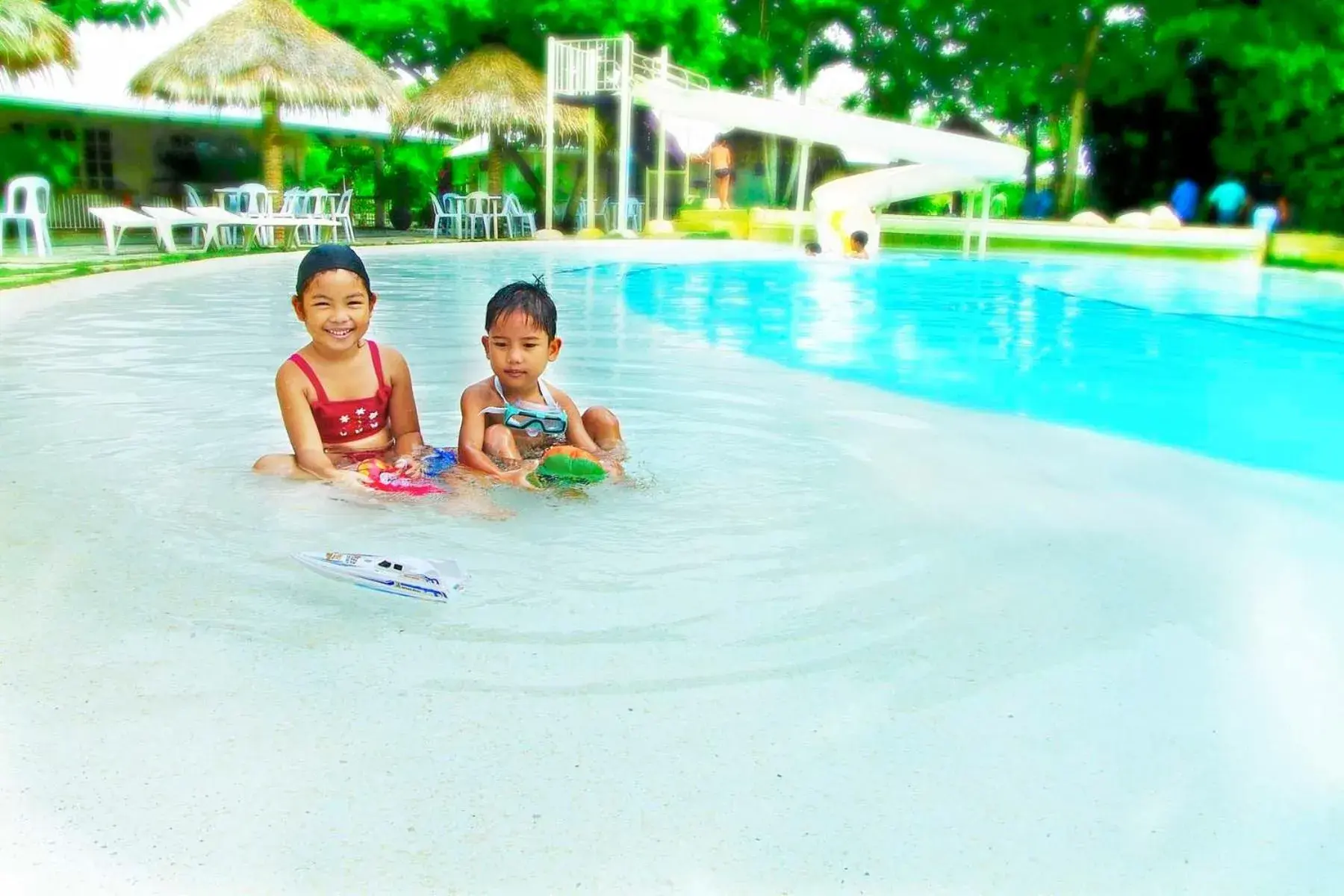 Day, Swimming Pool in Almont Inland Resort