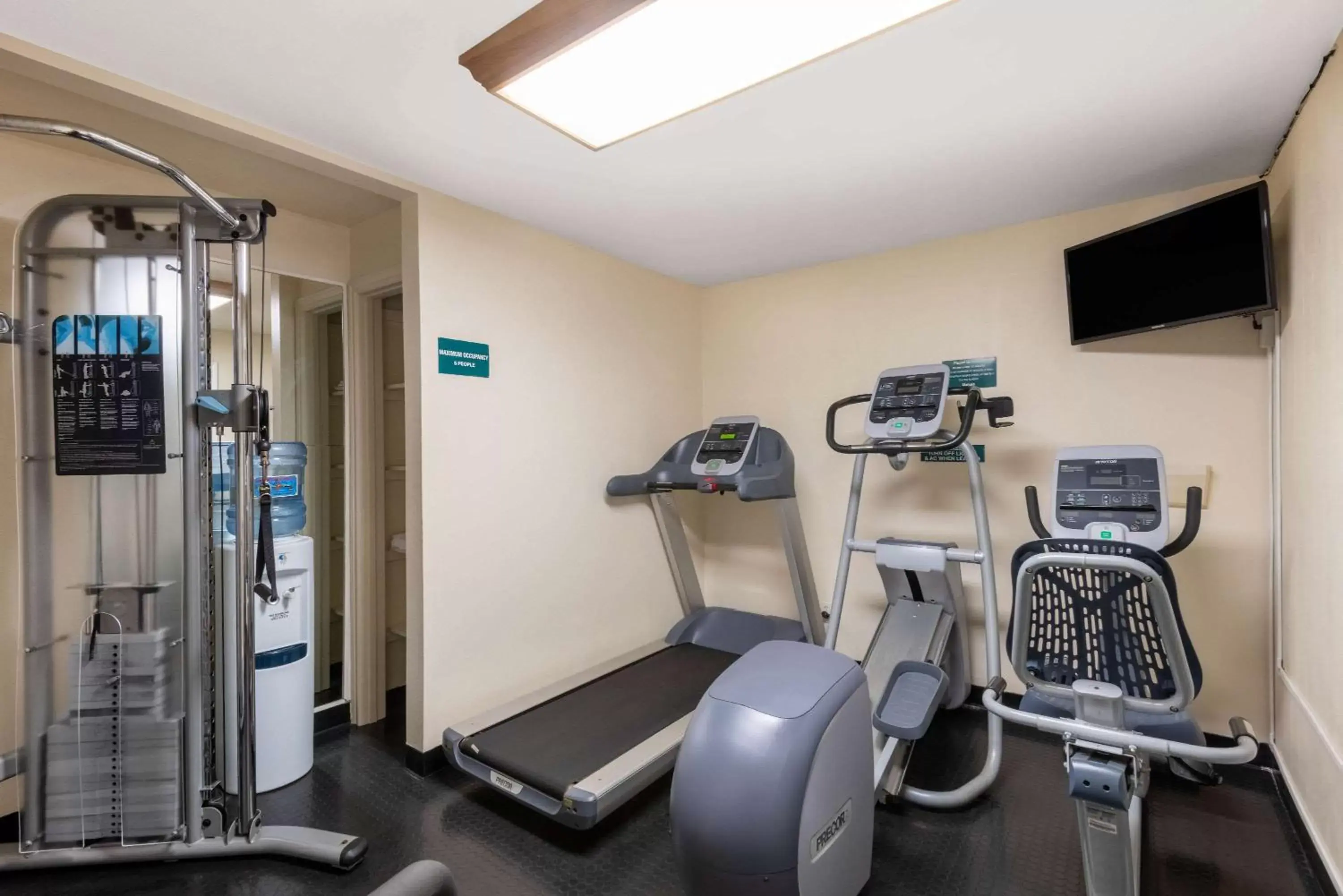 Activities, Fitness Center/Facilities in Days Inn by Wyndham Maui Oceanfront