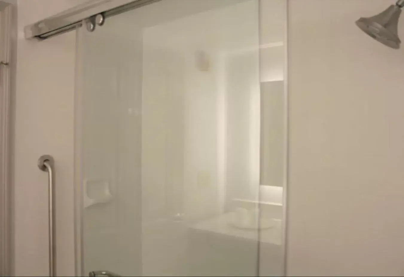 Shower, Bathroom in Holiday Inn Express Atlanta - Northeast I-85 - Clairmont Road, an IHG Hotel