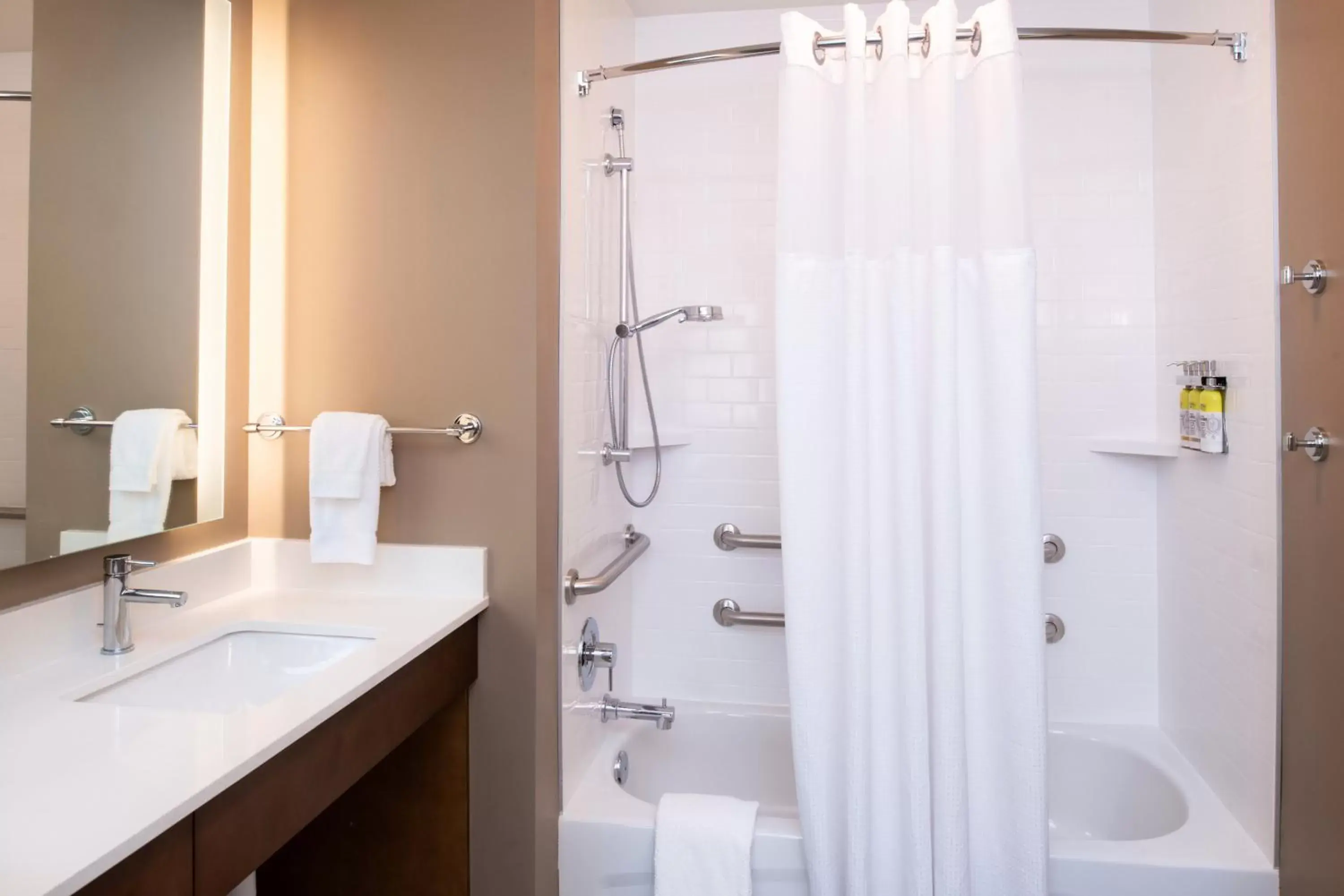 Bathroom in Staybridge Suites - St George, an IHG Hotel