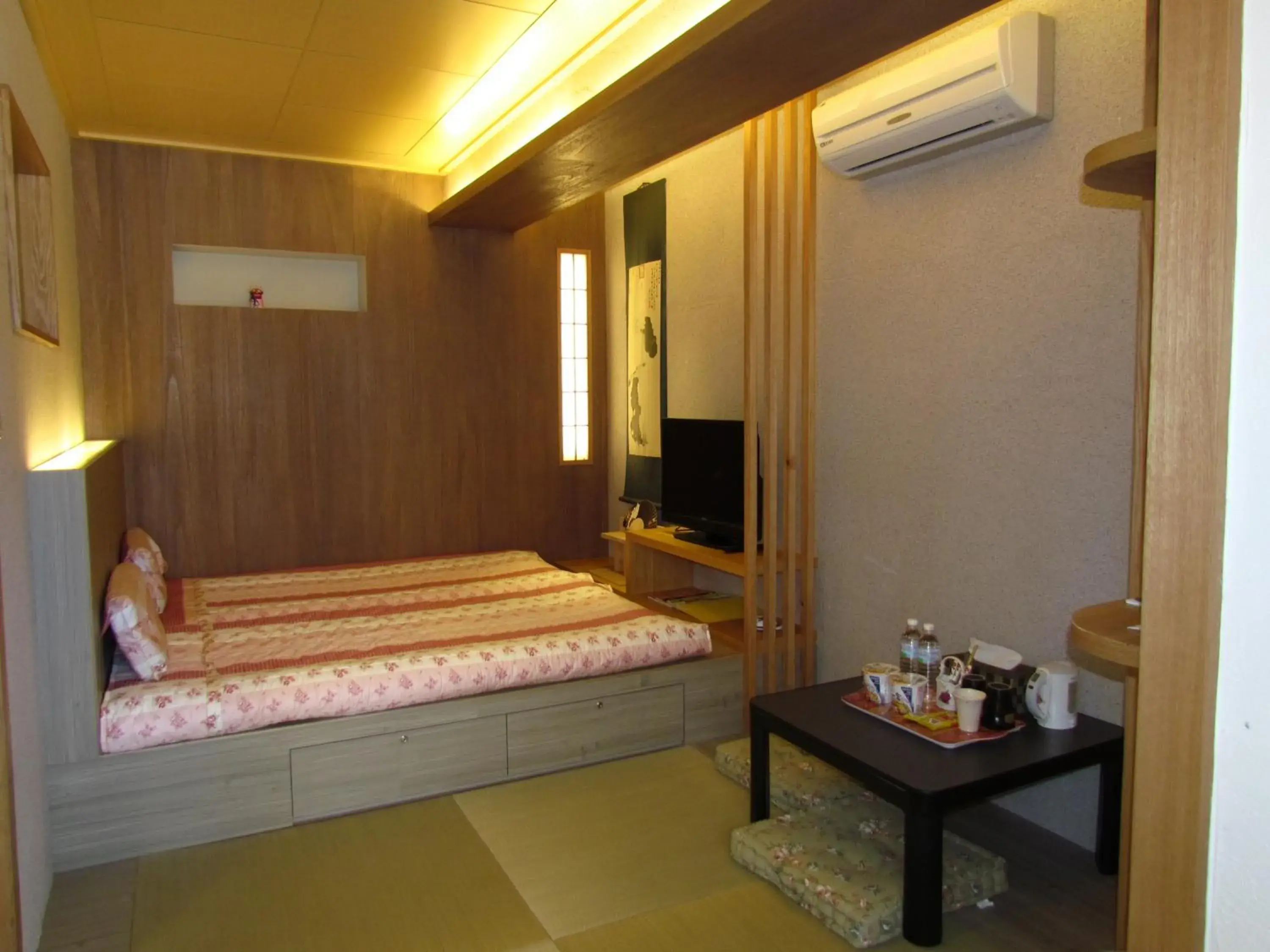 Photo of the whole room, Bed in KyuFun Komachi