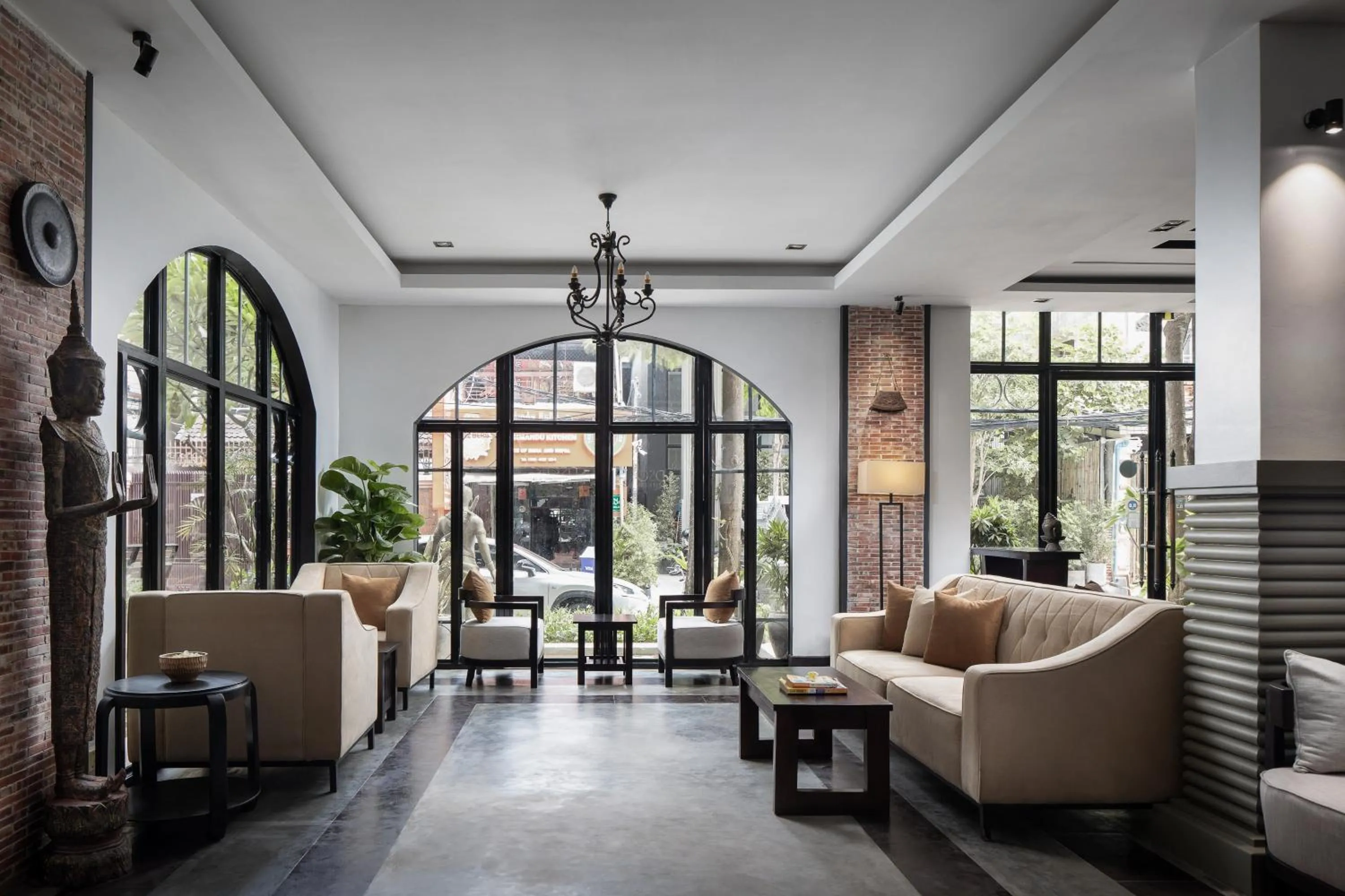 Restaurant/places to eat in Apsor Palace Hotel