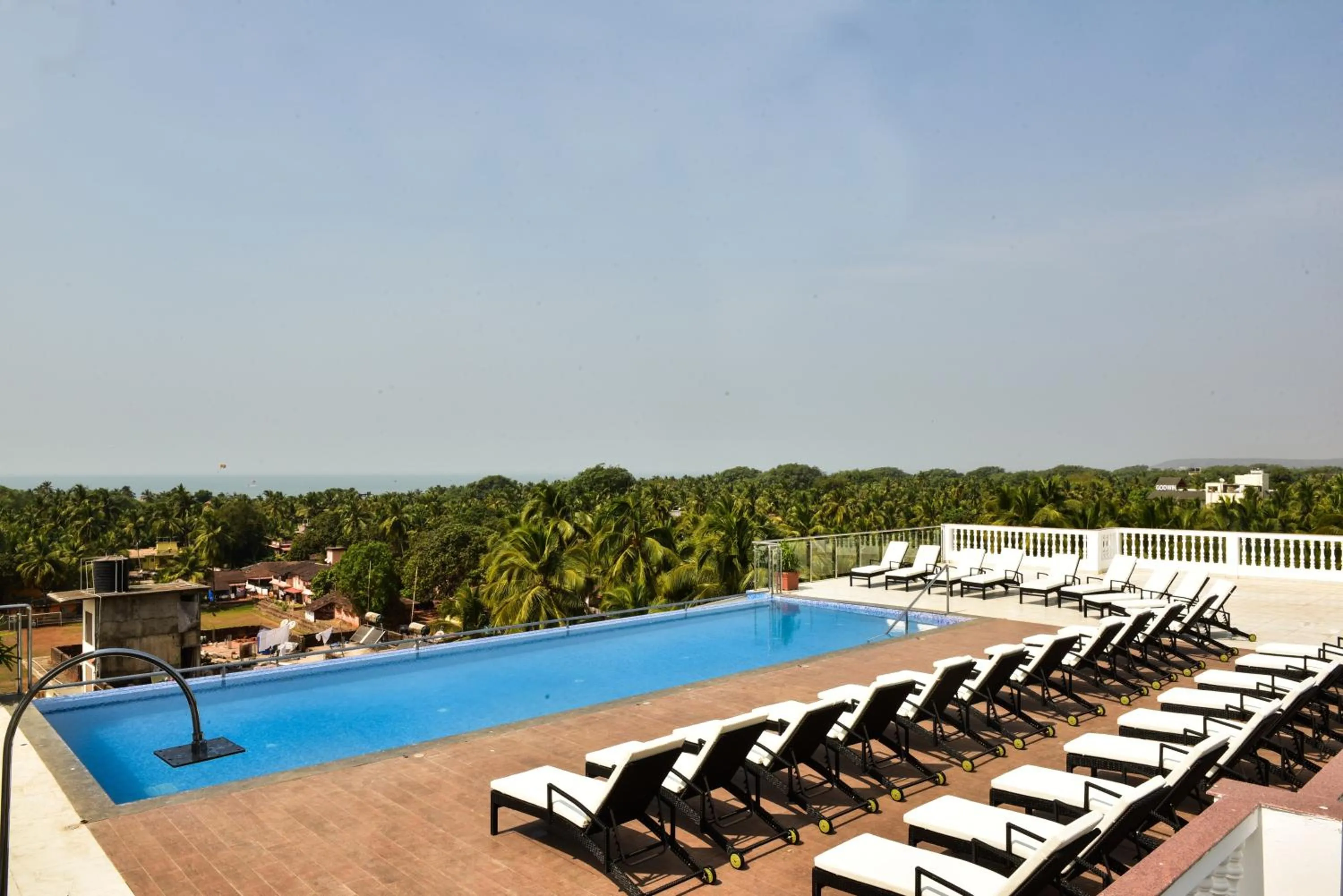 Silver Sands Hideaway Resort, Candolim