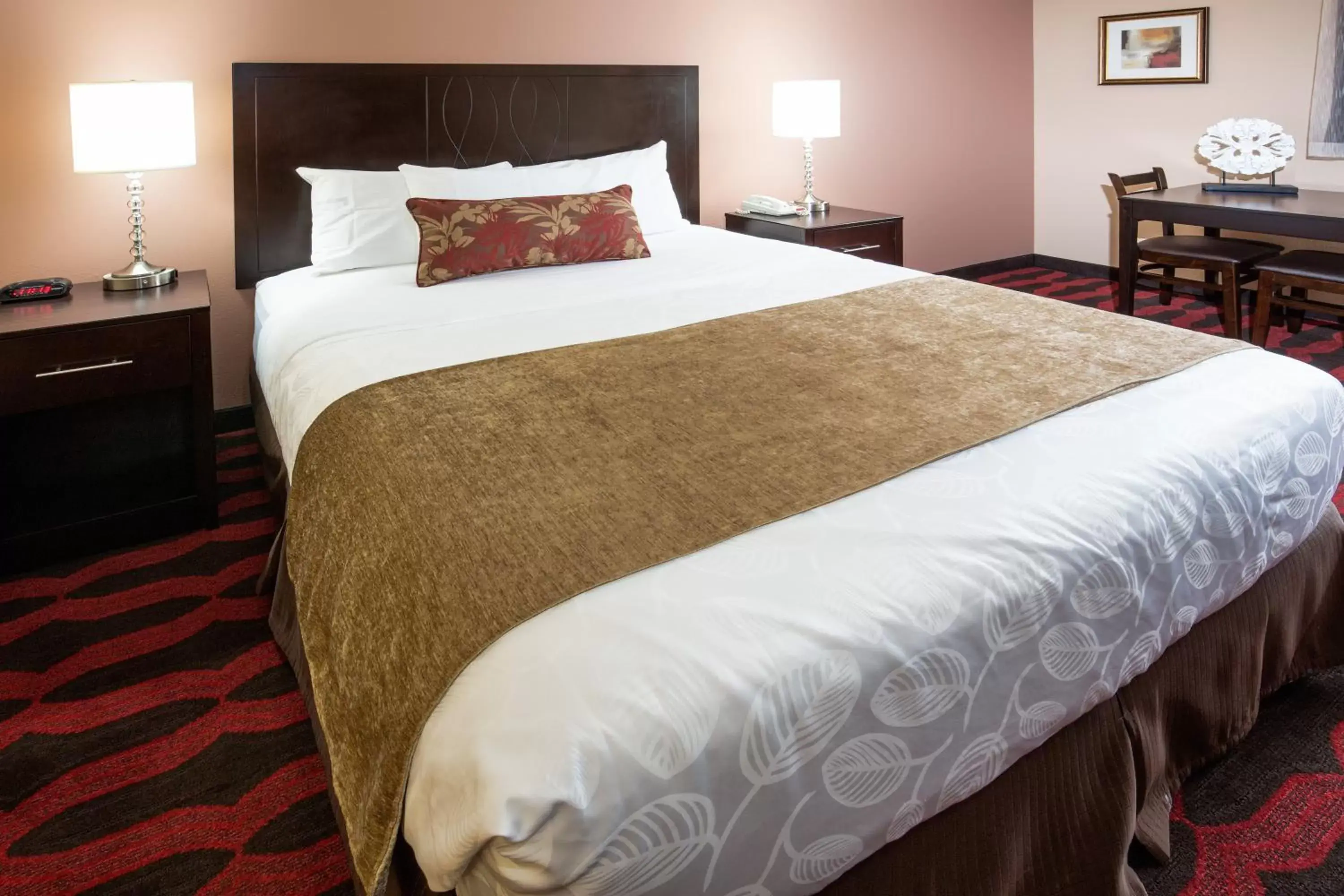Bed in Americas Best Value Inn & Suites-Forest Grove/Hillsboro