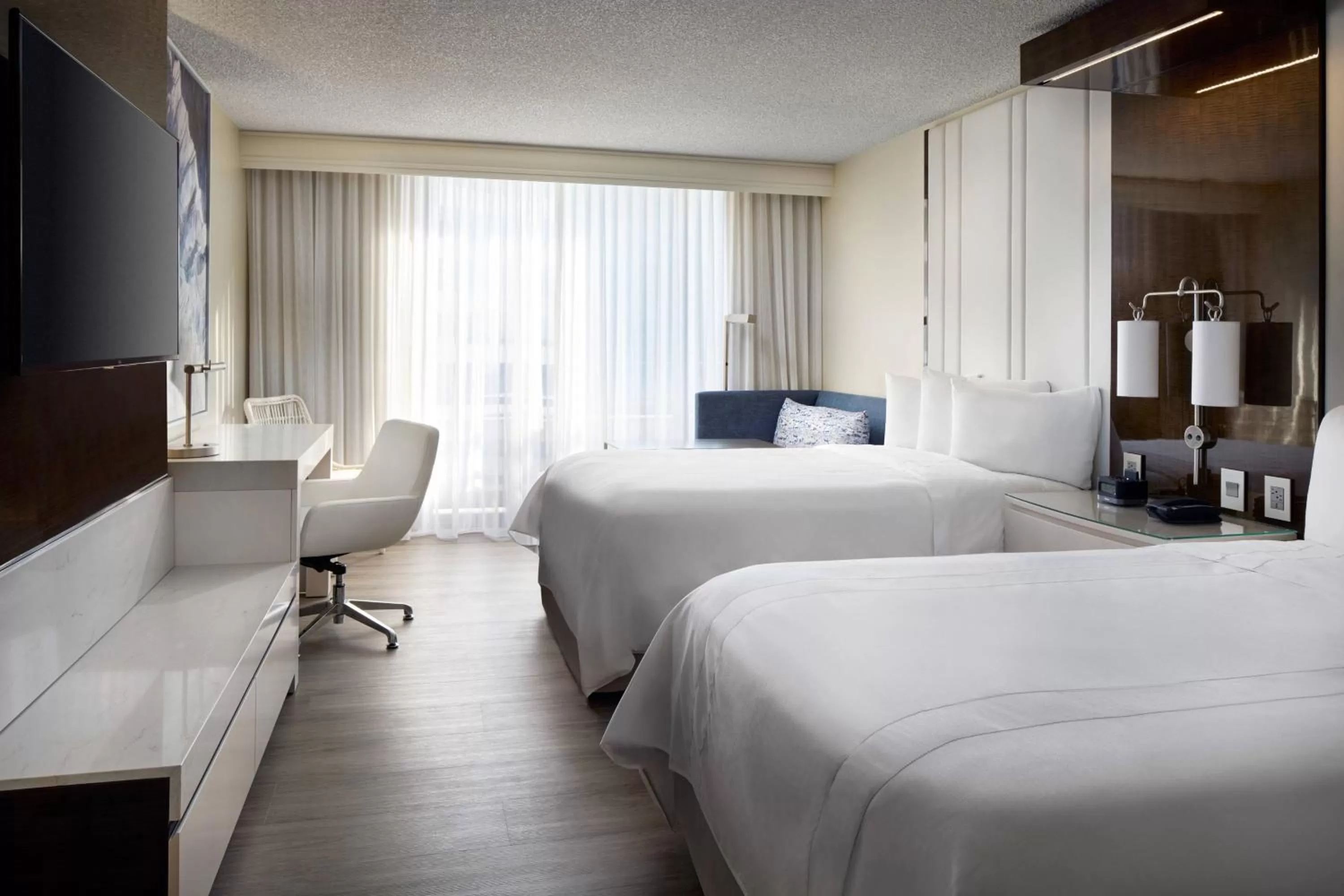 Photo of the whole room, Bed in Irvine Marriott