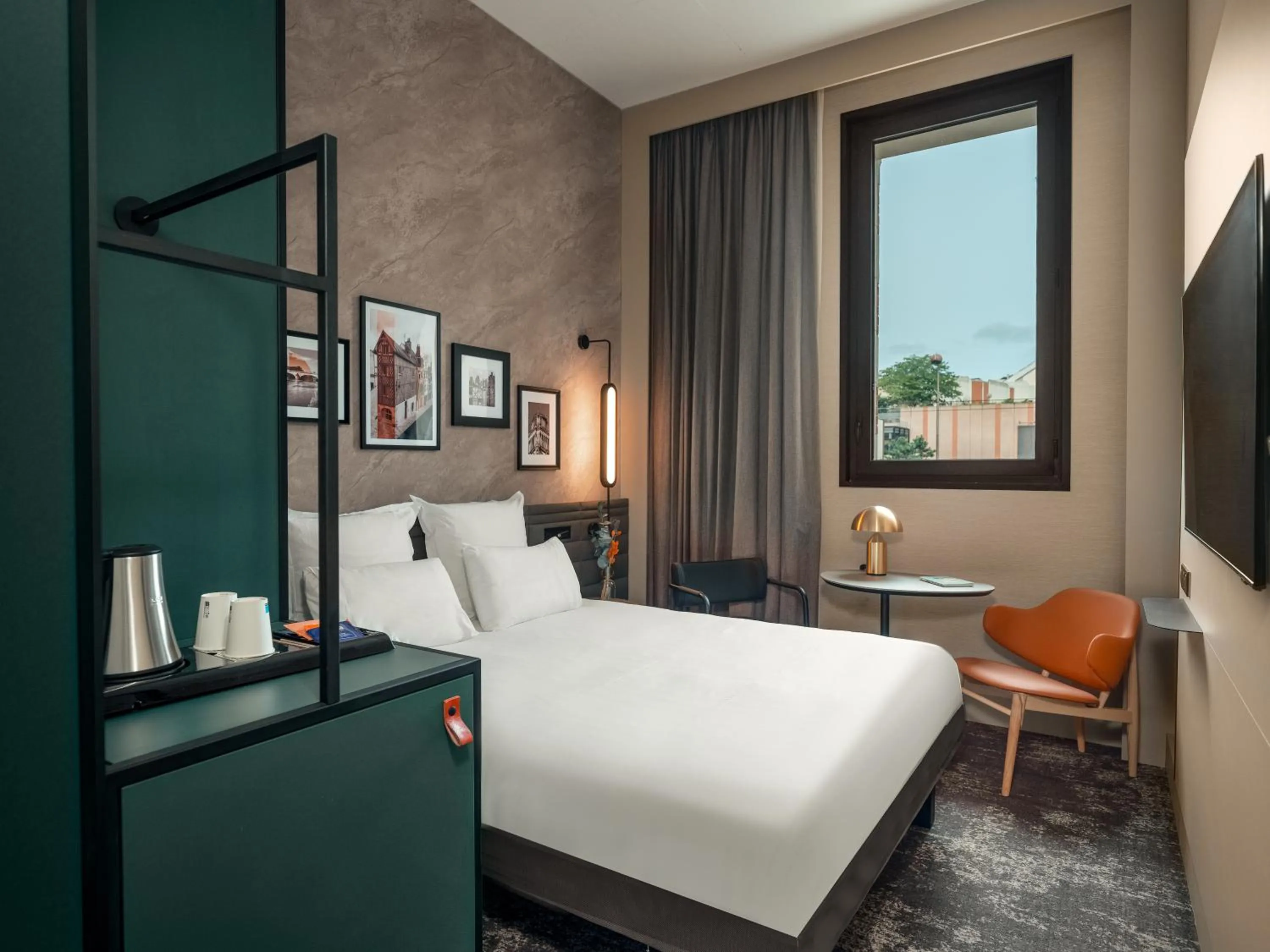 Photo of the whole room, Bed in Novotel Orléans Centre Gare