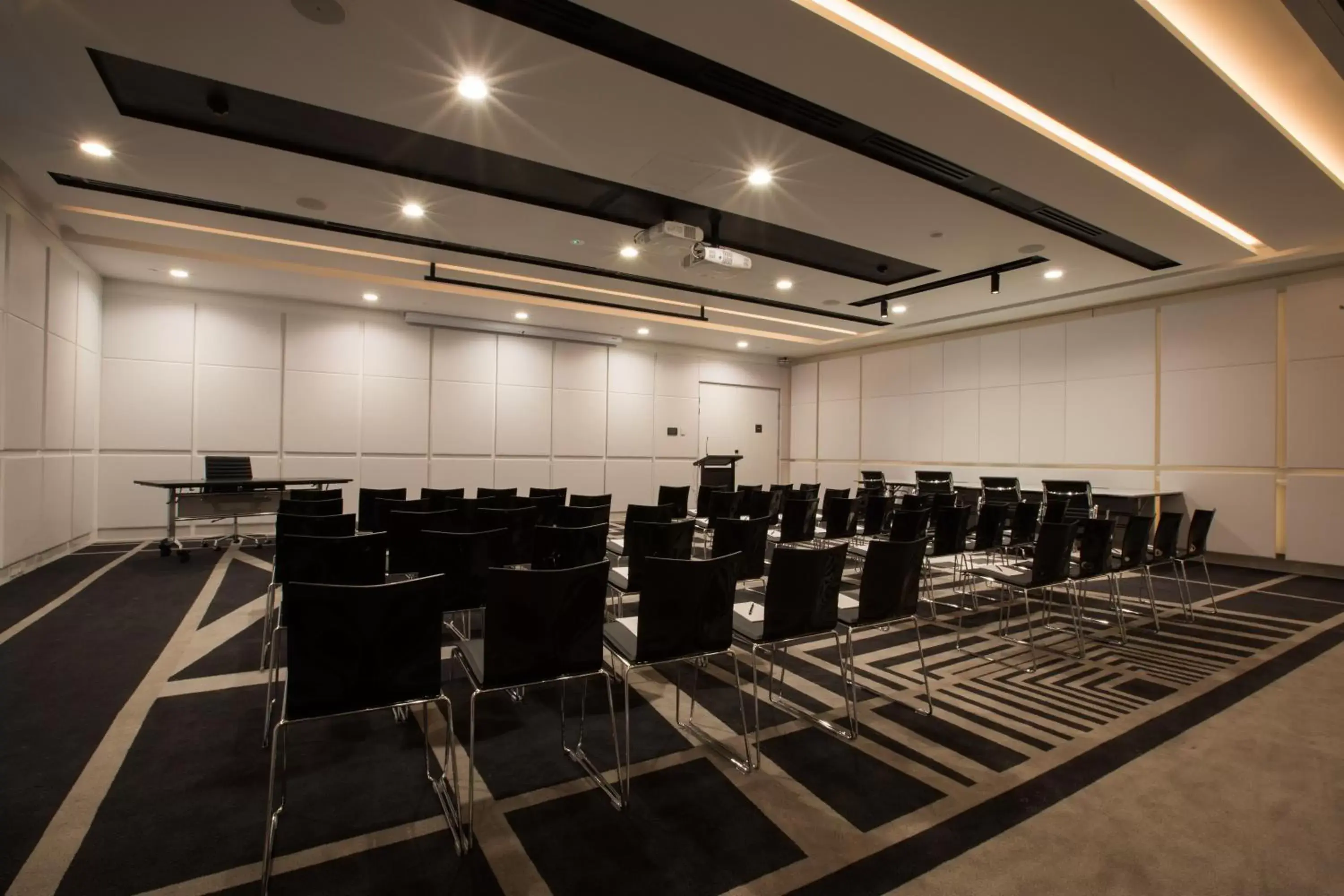 Business facilities, Business Area/Conference Room in Pullman Sydney Airport