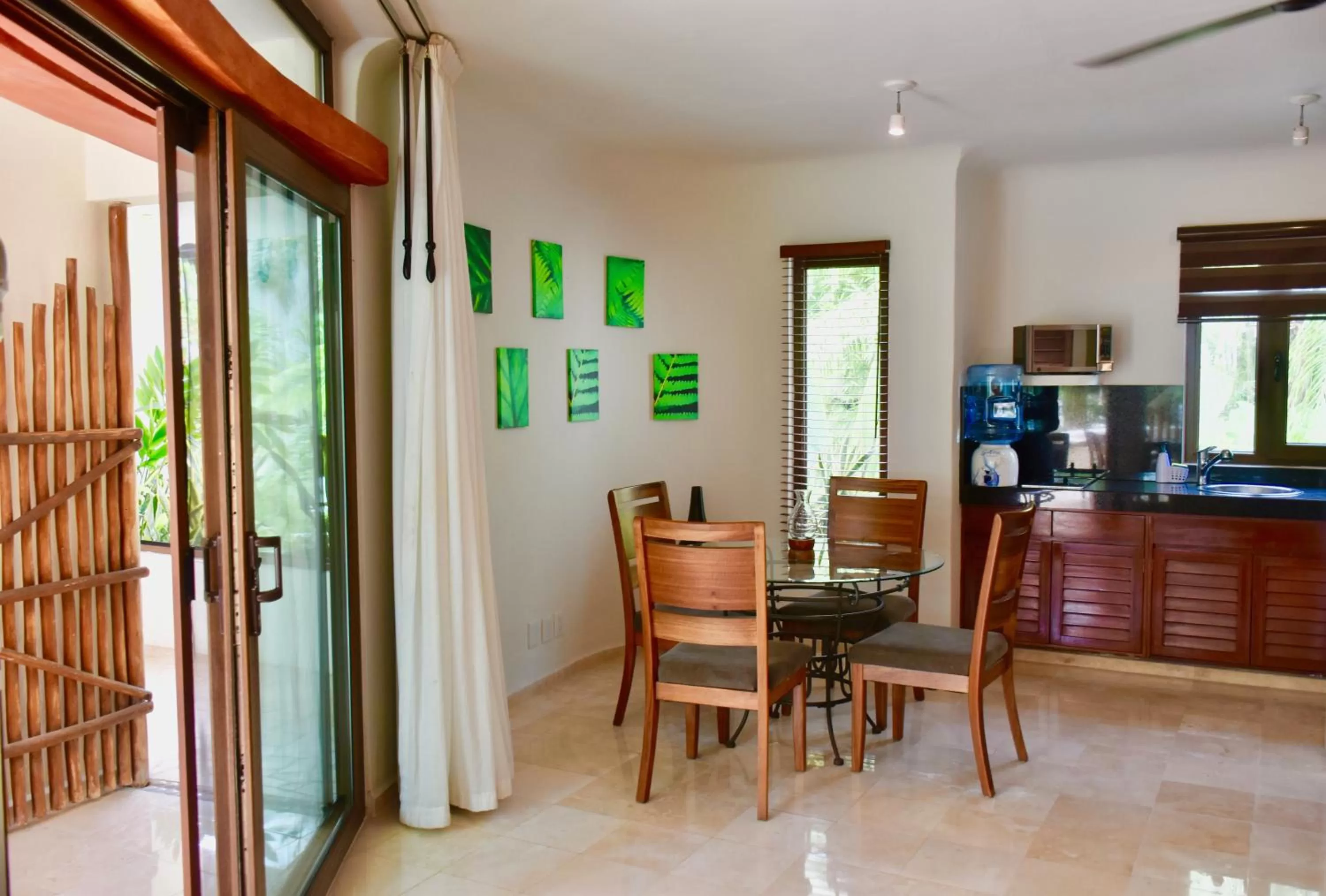 Coffee/tea facilities in Playa Palms Beach Hotel