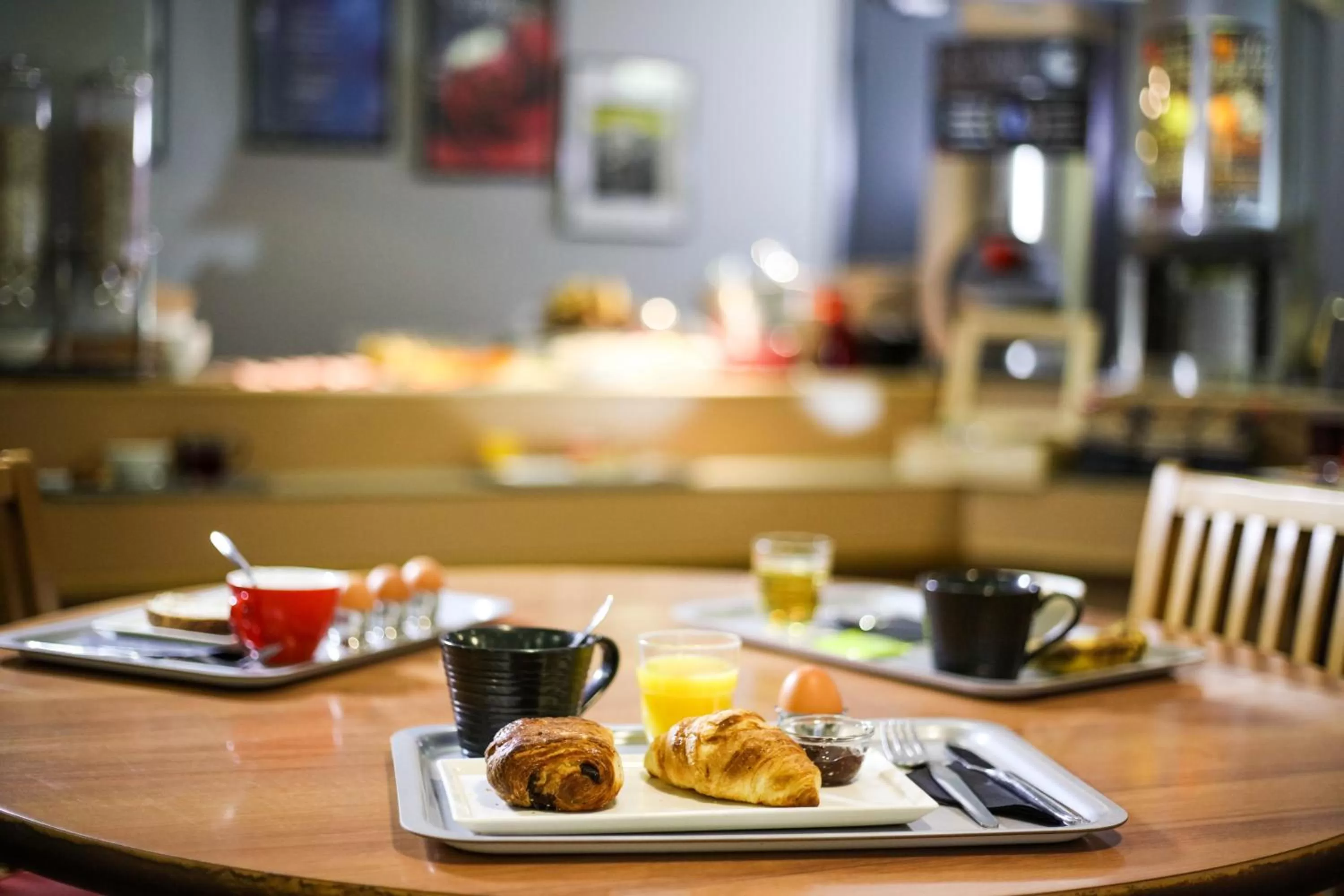 Restaurant/places to eat in ibis Orange Centre