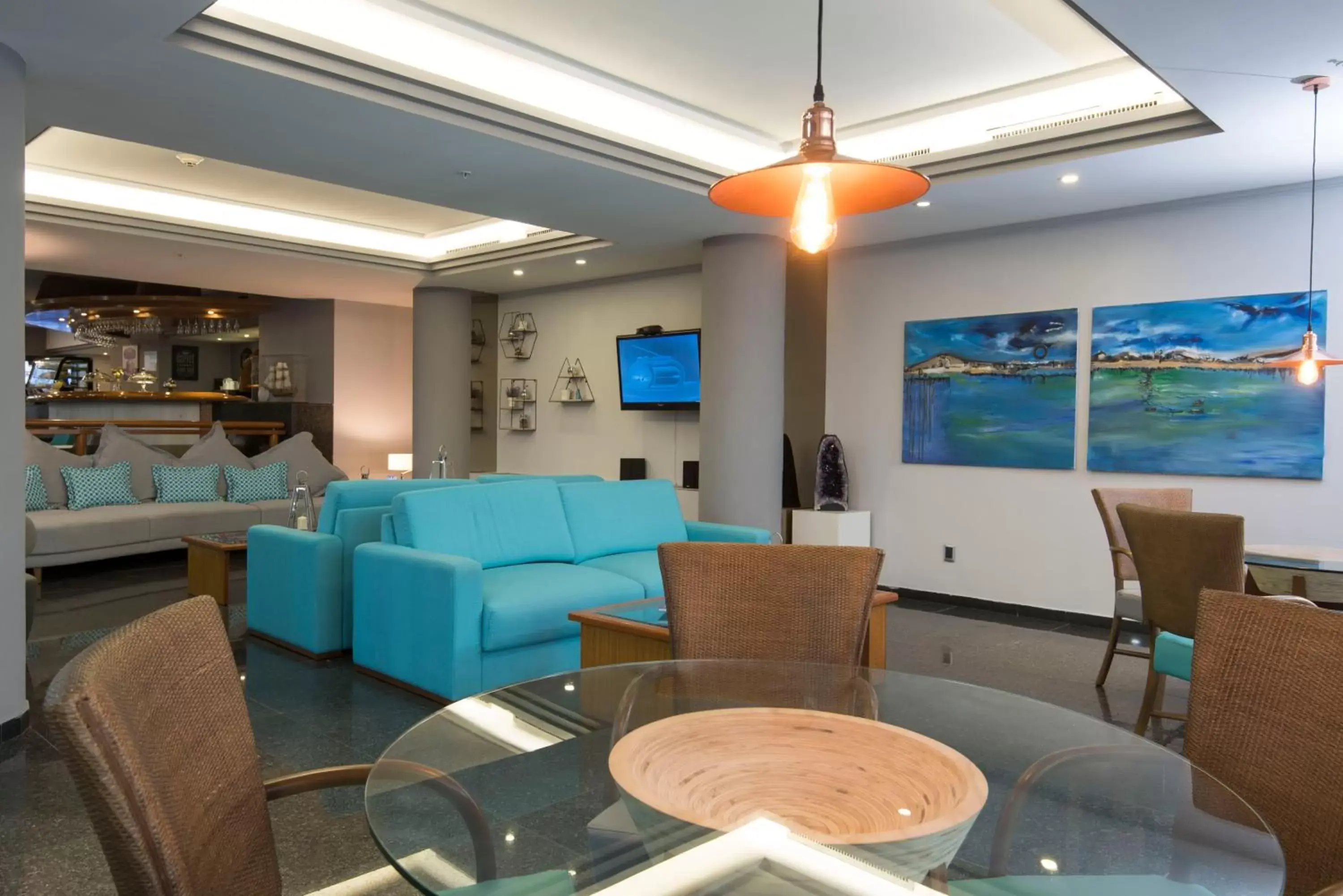 Property building, Lounge/Bar in Holiday Inn Montevideo, an IHG Hotel