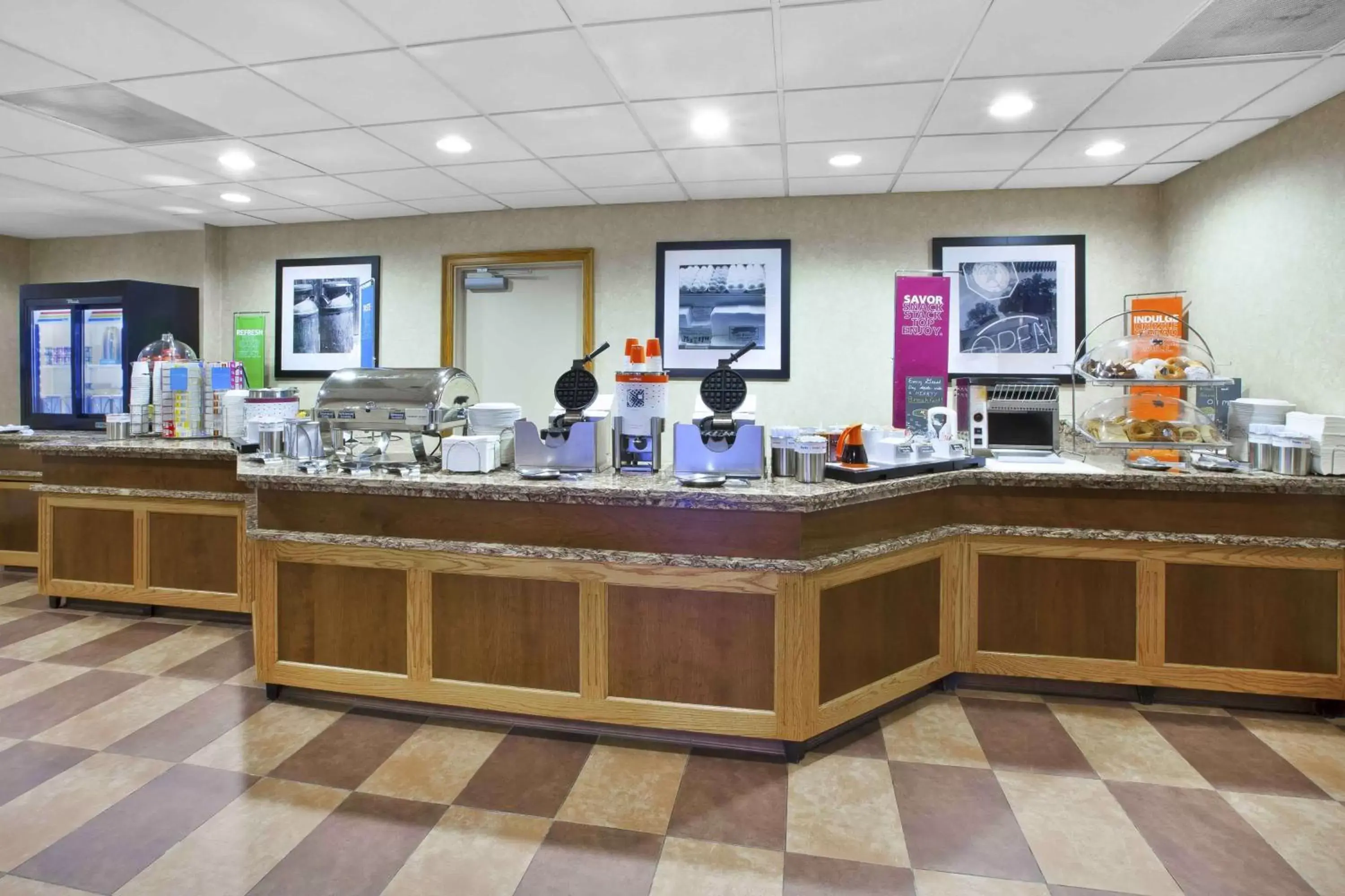 Restaurant/places to eat in Hampton Inn Toledo-South/Maumee