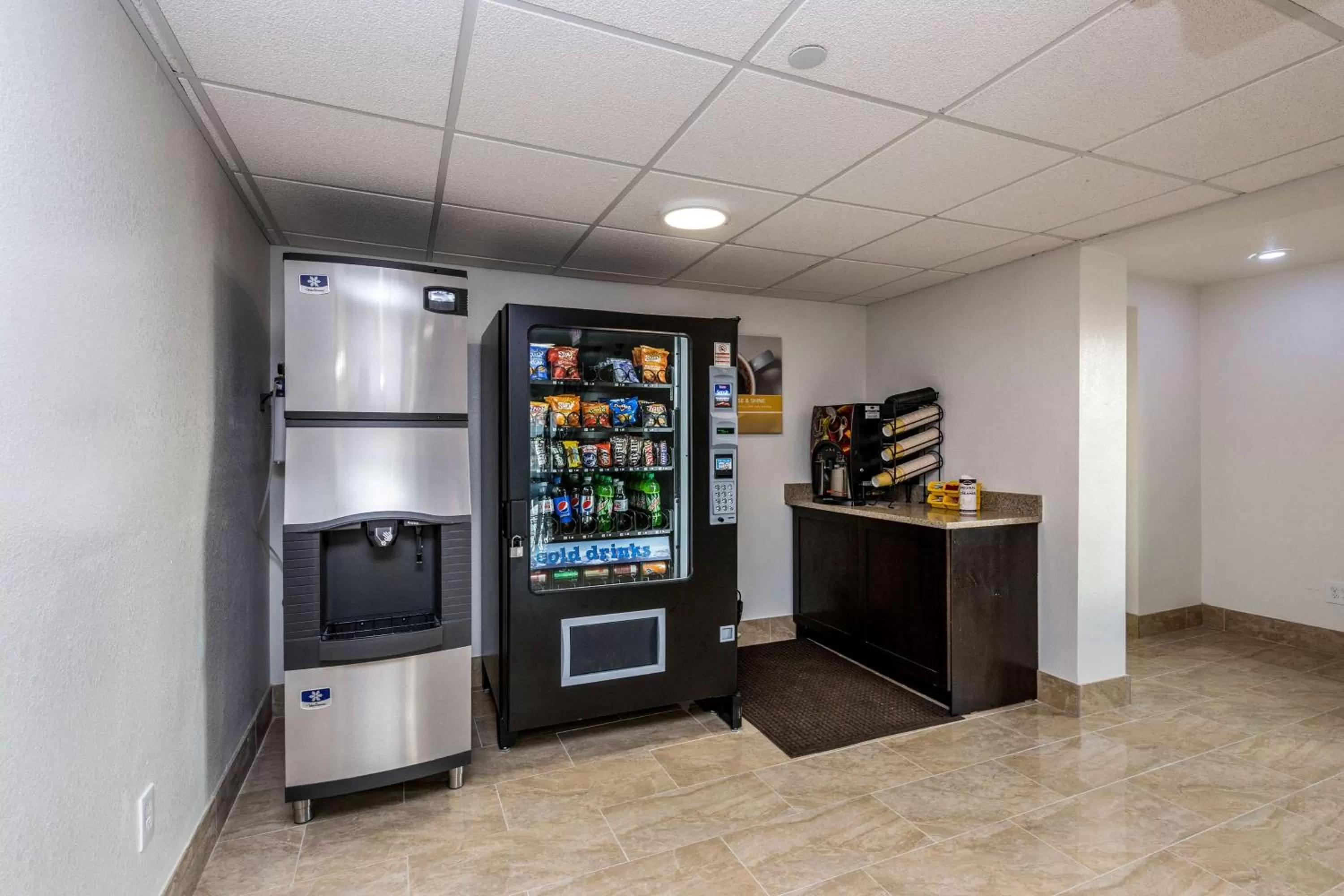 Coffee/tea facilities in Motel 6 Peoria
