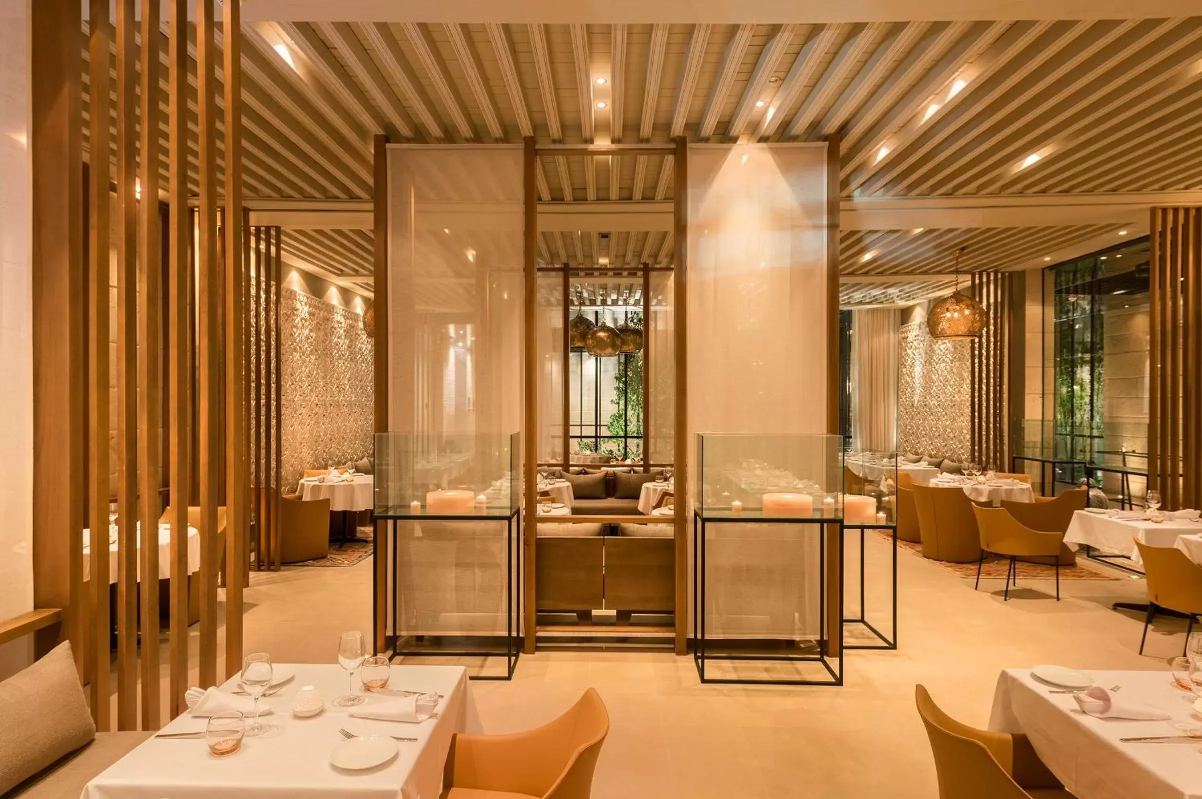 Restaurant/Places to Eat in Hotel Sahrai