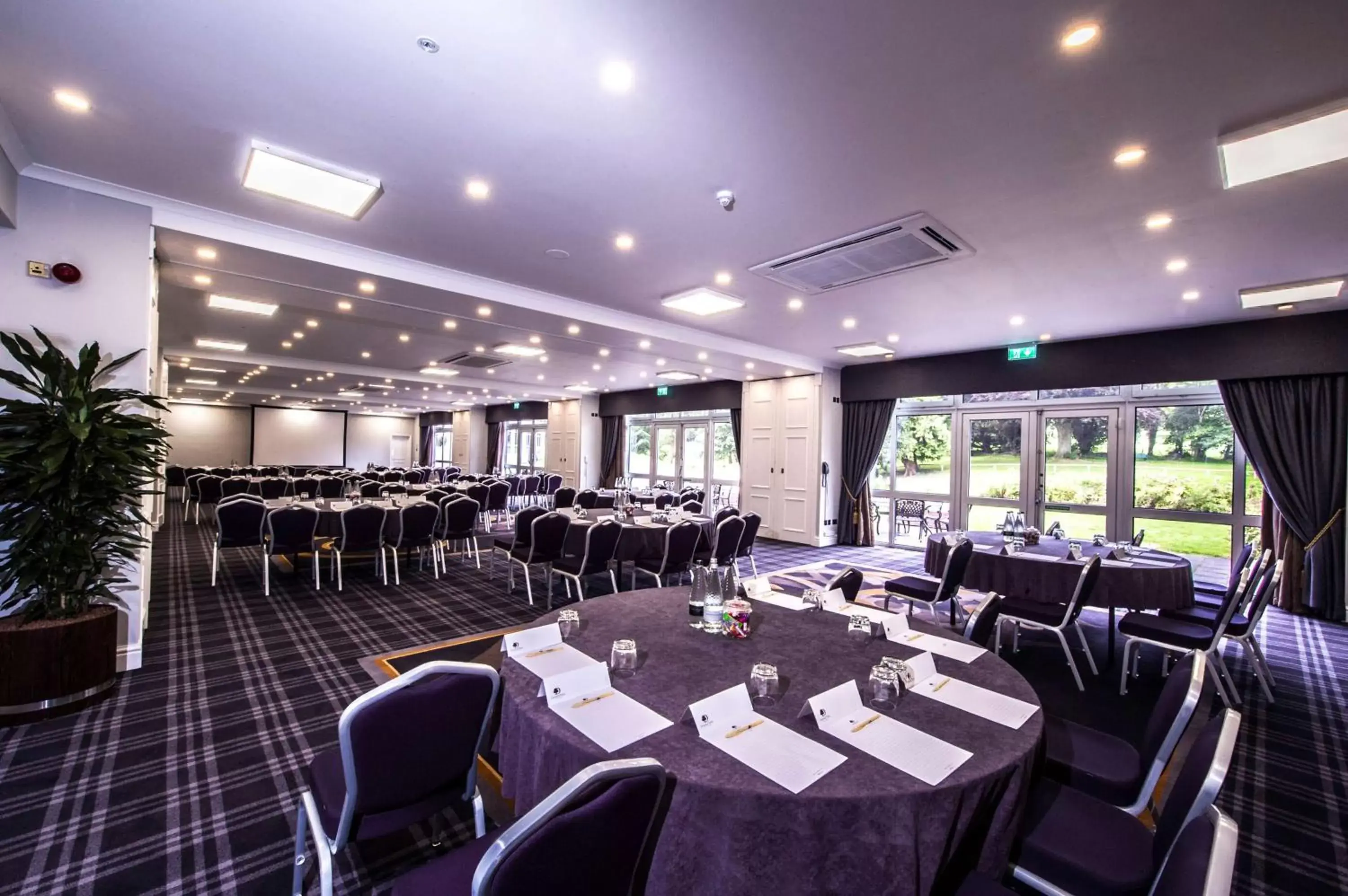 Meeting/conference room, Restaurant/Places to Eat in DoubleTree by Hilton Cheltenham