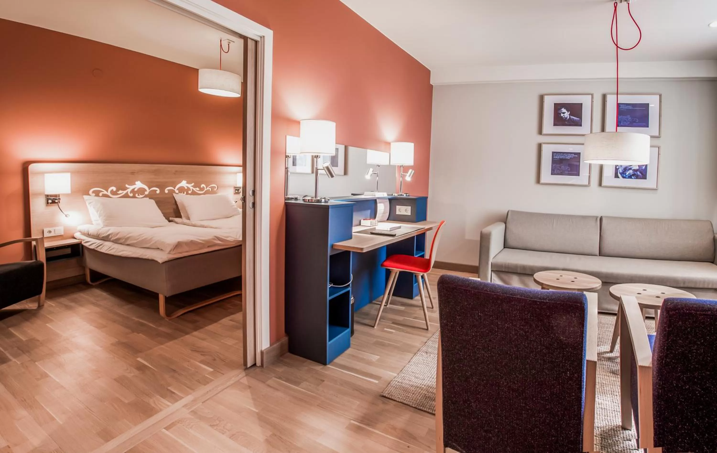 Living room, Bed in Hotell Bondeheimen