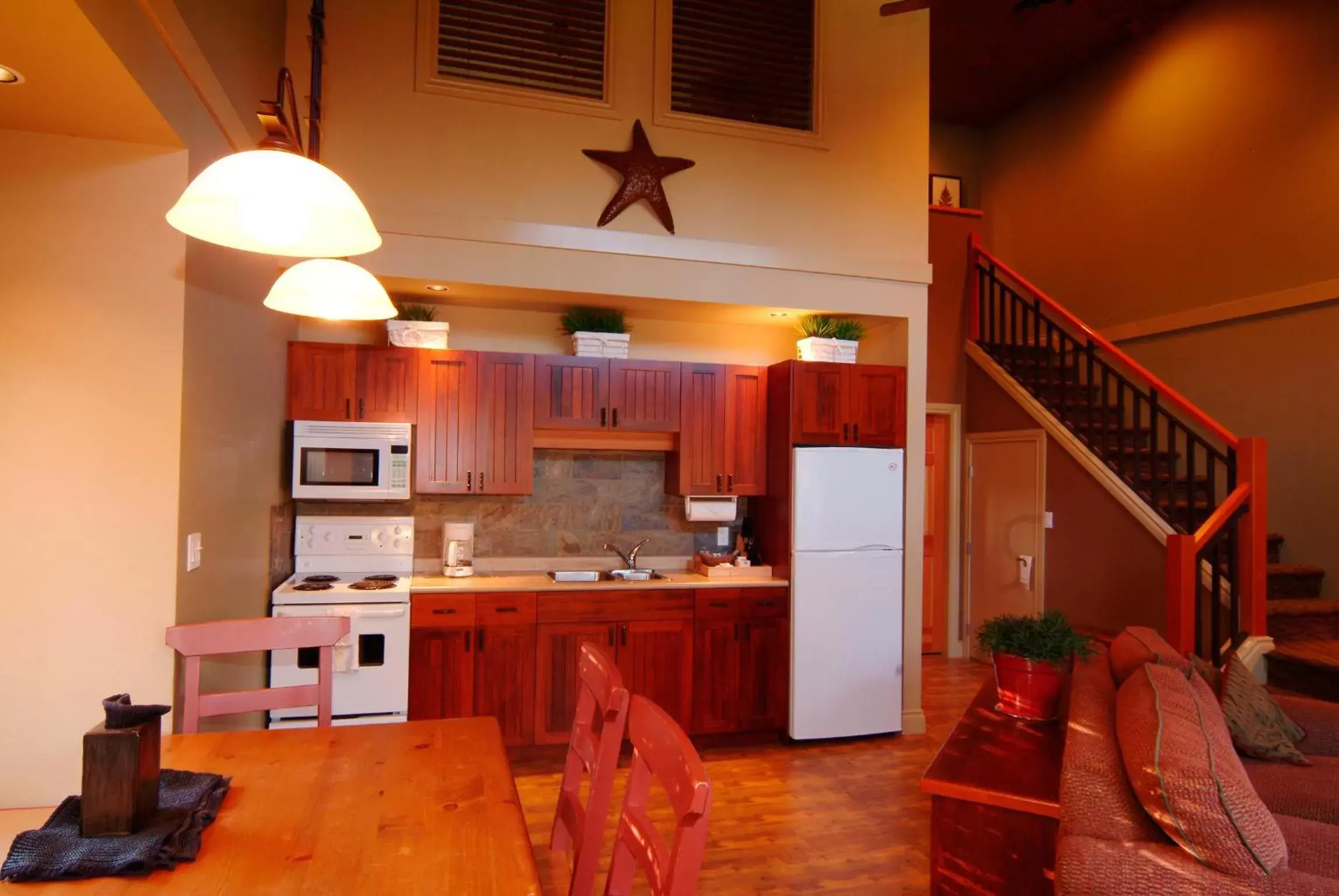 Kitchen or kitchenette, Kitchen/Kitchenette in Long Beach Lodge Resort