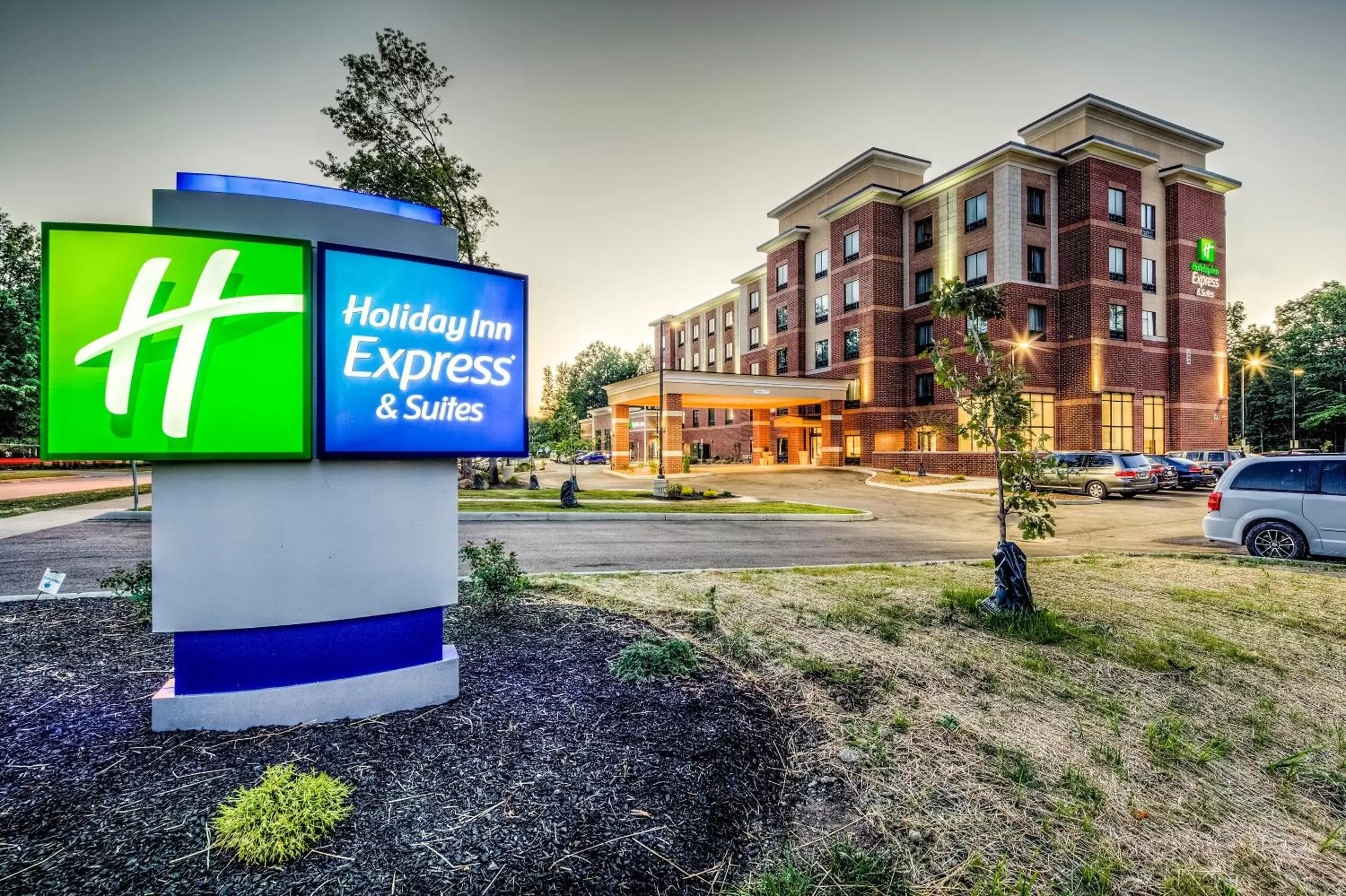 Property Building in Holiday Inn Express & Suites Cleveland/Westlake, an IHG Hotel