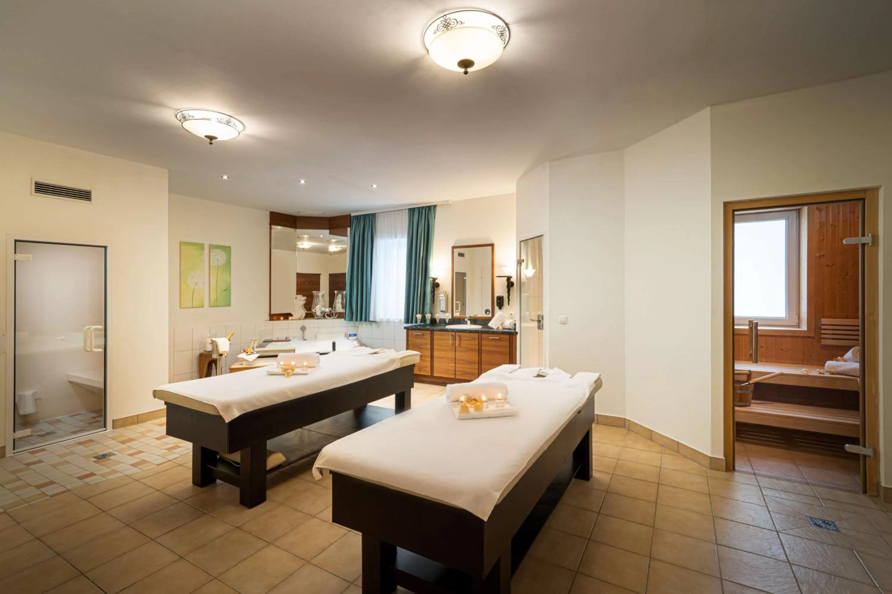 Spa and wellness centre/facilities, Bed in KUHOTEL by Rilano