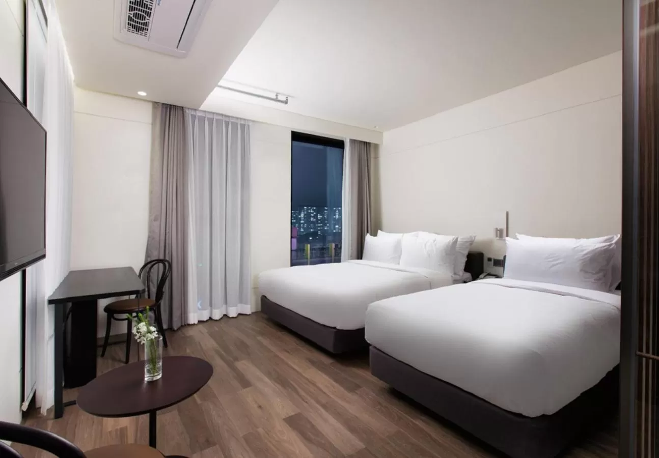 Photo of the whole room, Bed in Park Marine Hotel