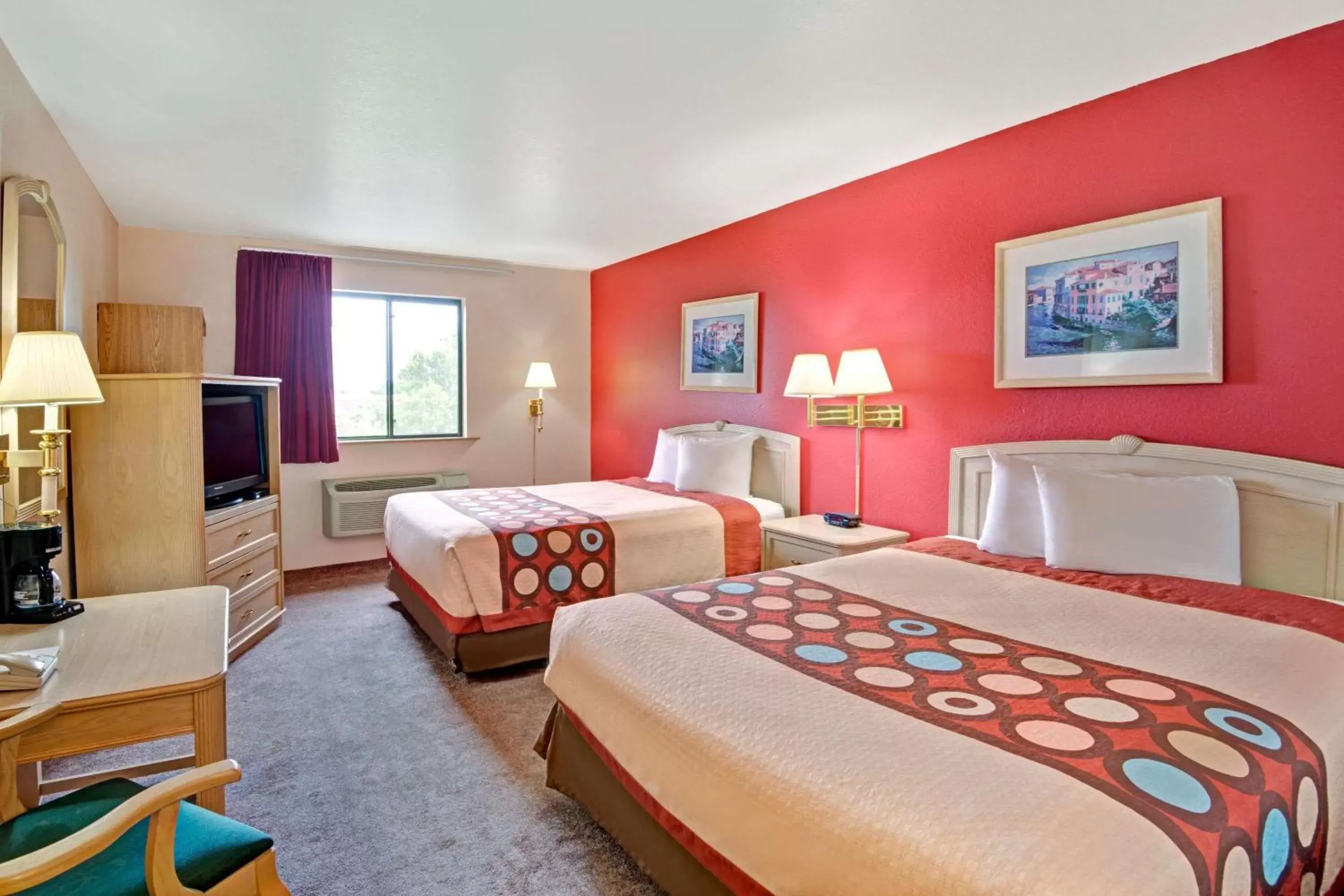 Photo of the whole room, Bed in Super 8 by Wyndham Albuquerque West/Coors Blvd