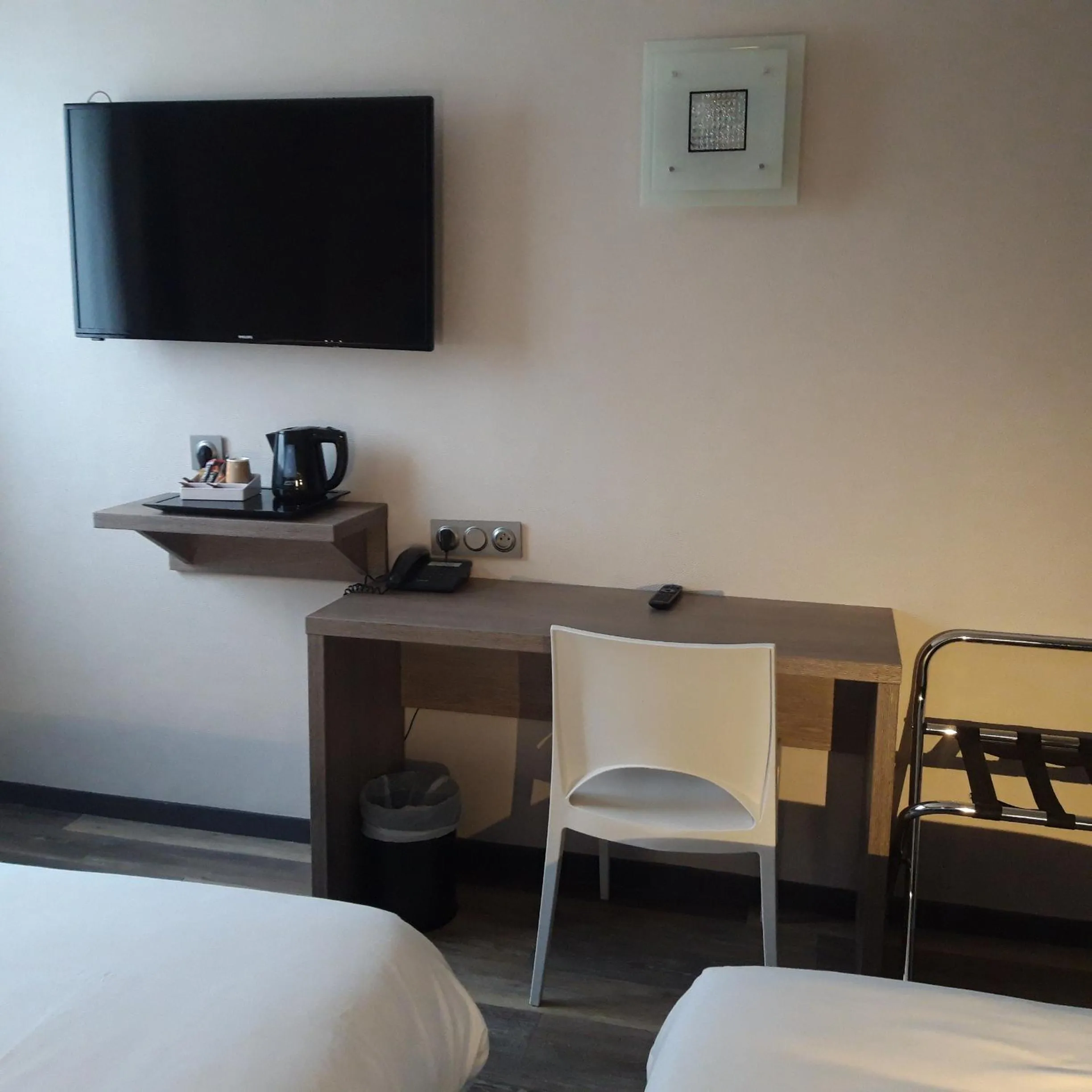 Bed in The Originals City, Hôtel La Terrasse, Tours Nord