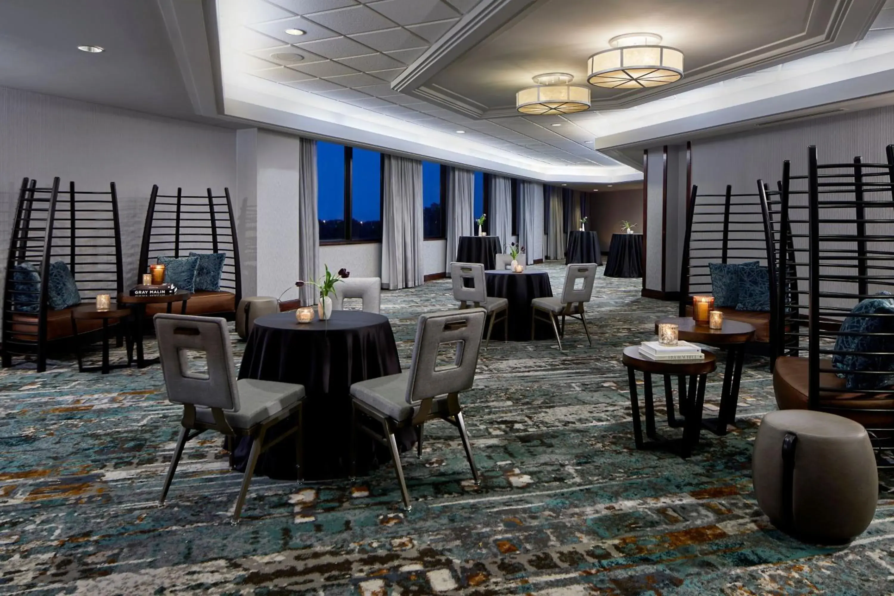 Meeting/conference room, Restaurant/Places to Eat in Renaissance by Marriott Mobile Riverview Plaza Hotel