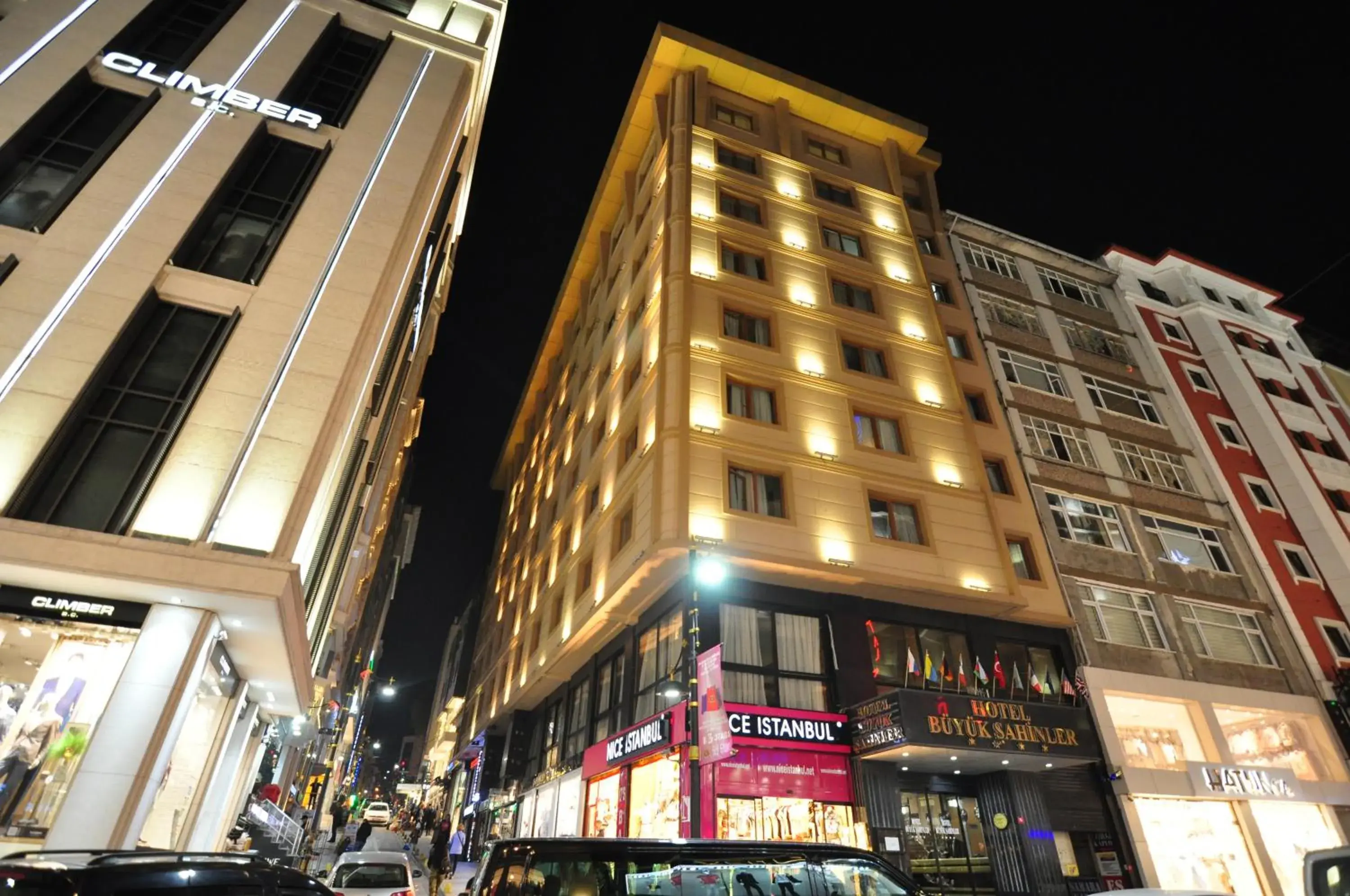 Facade/entrance, Property Building in Hotel Buyuk Sahinler