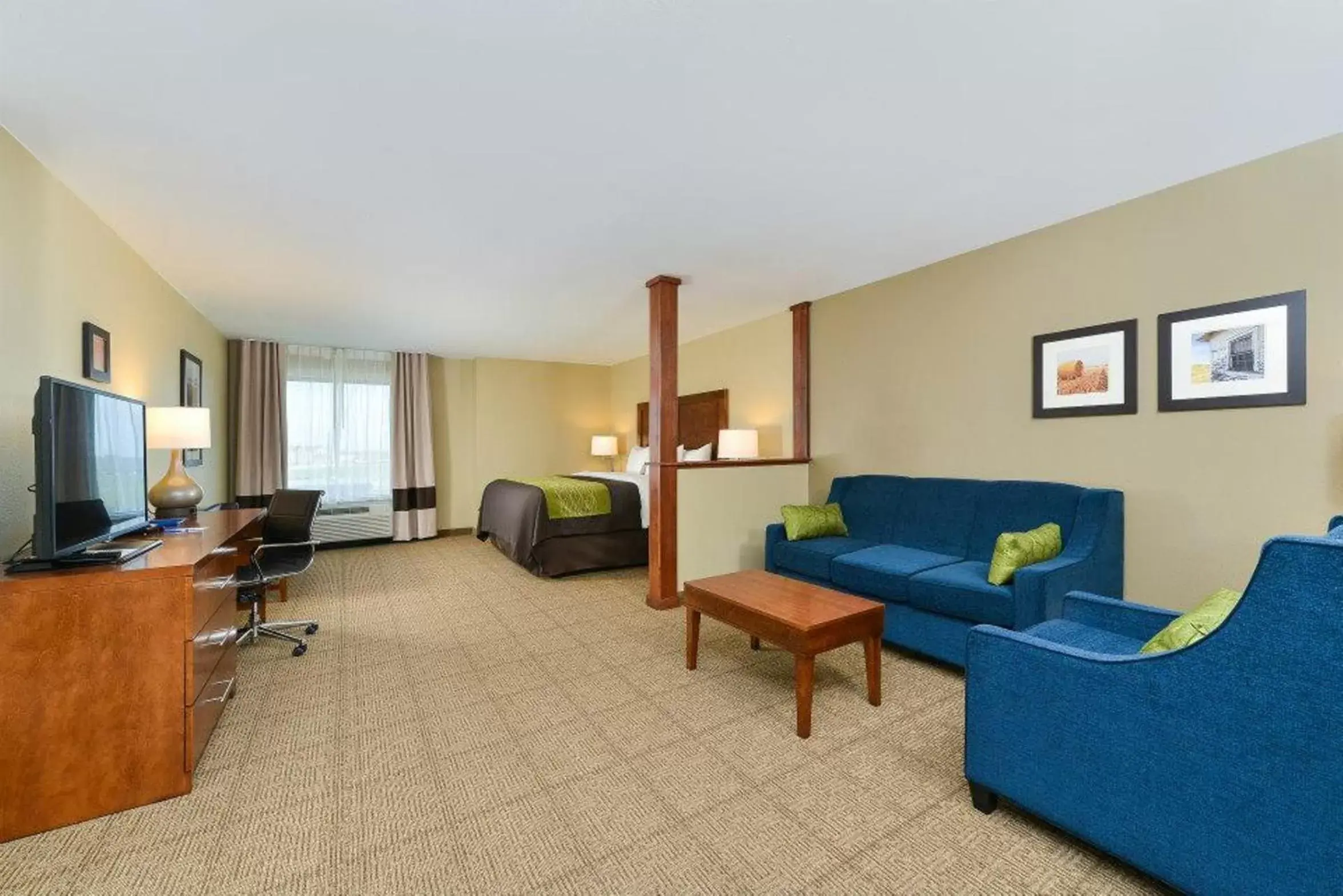 Living room, Seating Area in Comfort Inn & Suites Avera Southwest