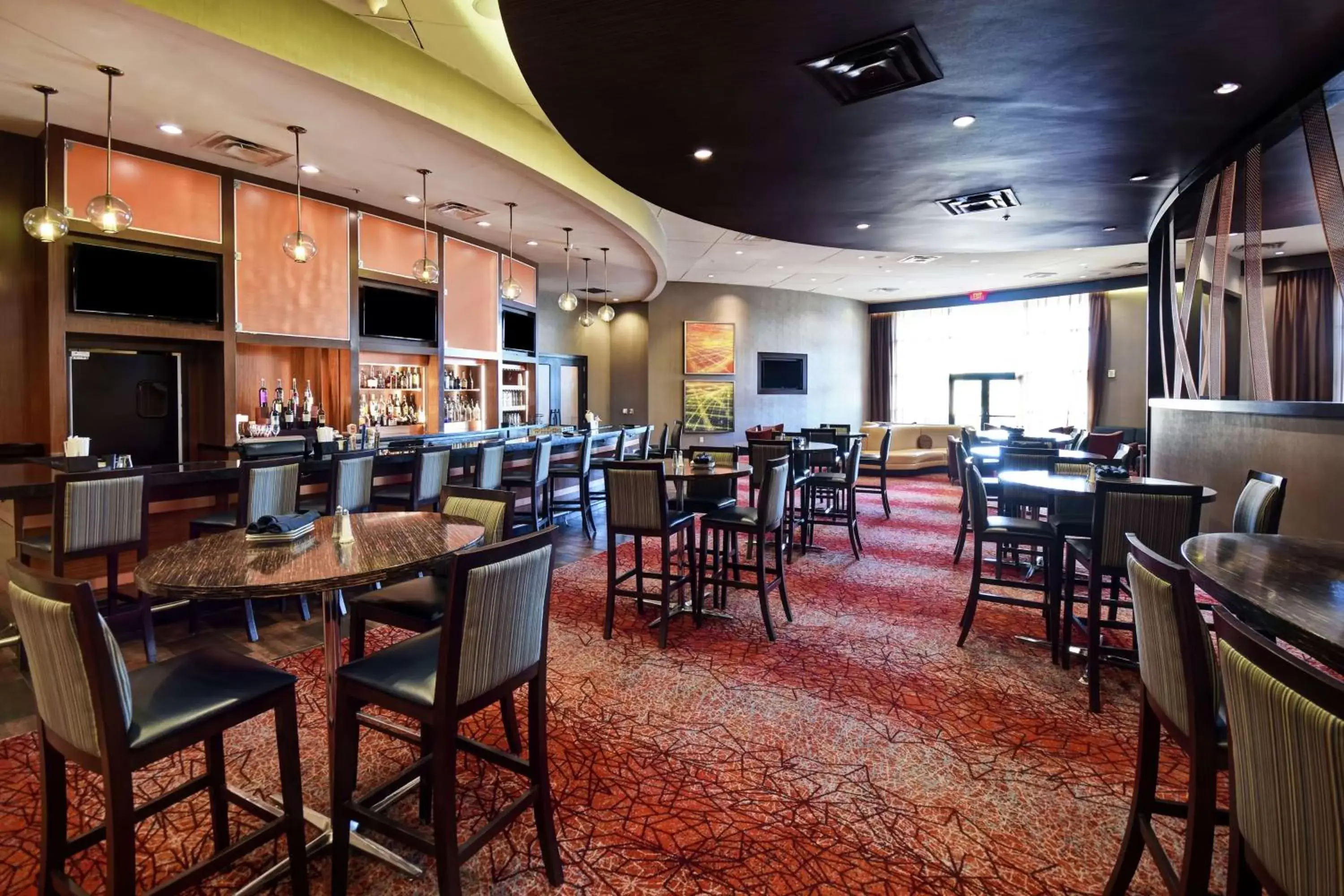 Lounge or bar, Restaurant/Places to Eat in Embassy Suites Springfield